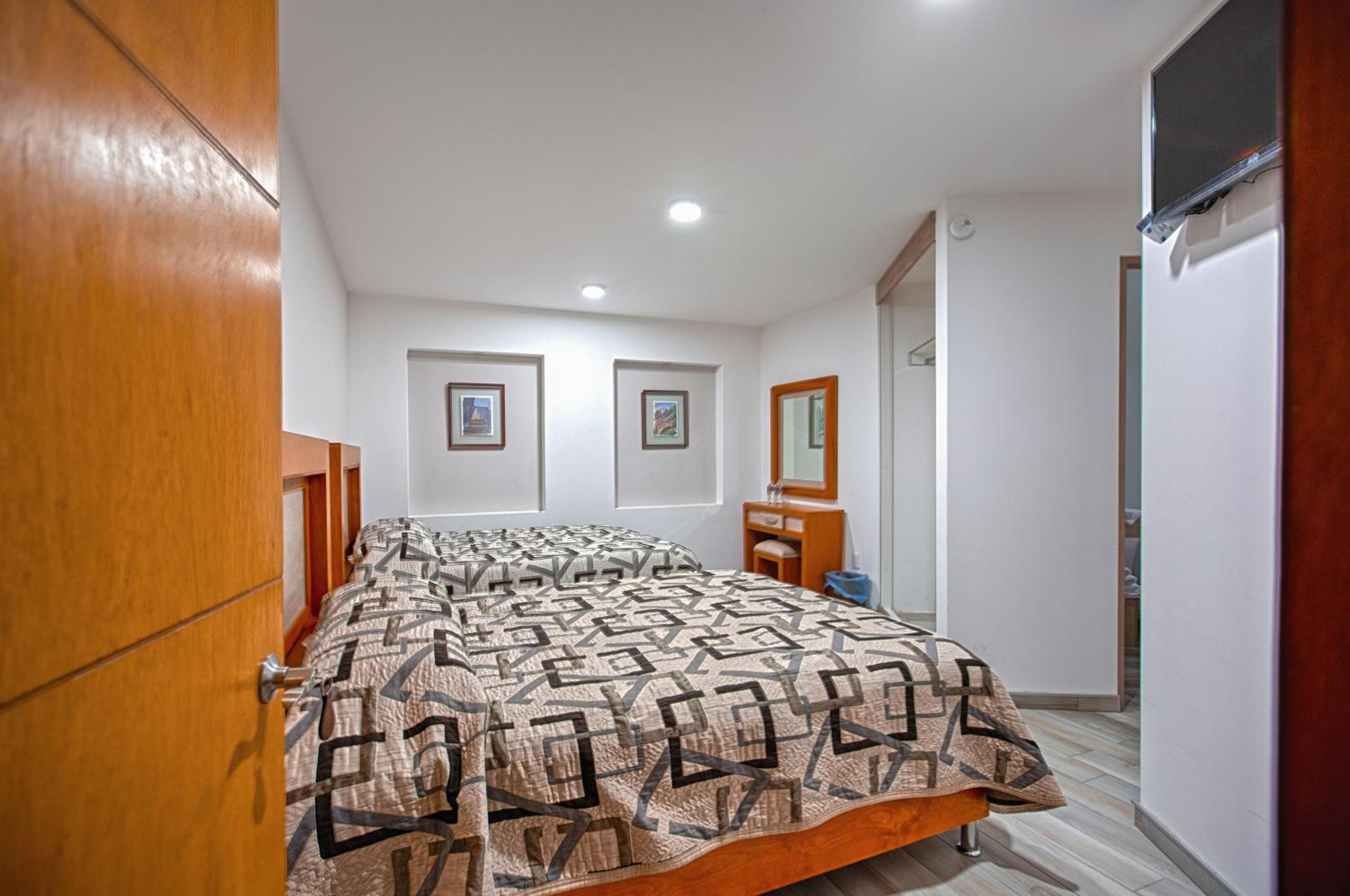Standard Double Room with Two Double Beds - Photo 2