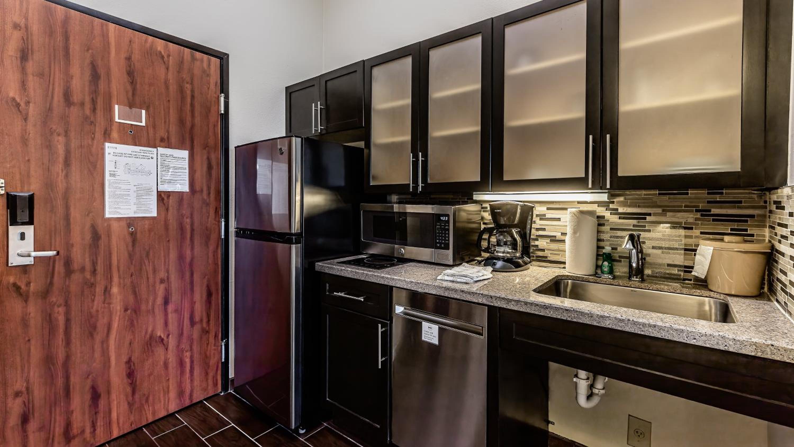 King Studio Suite with Disability Access-Non Smoking - Photo 2