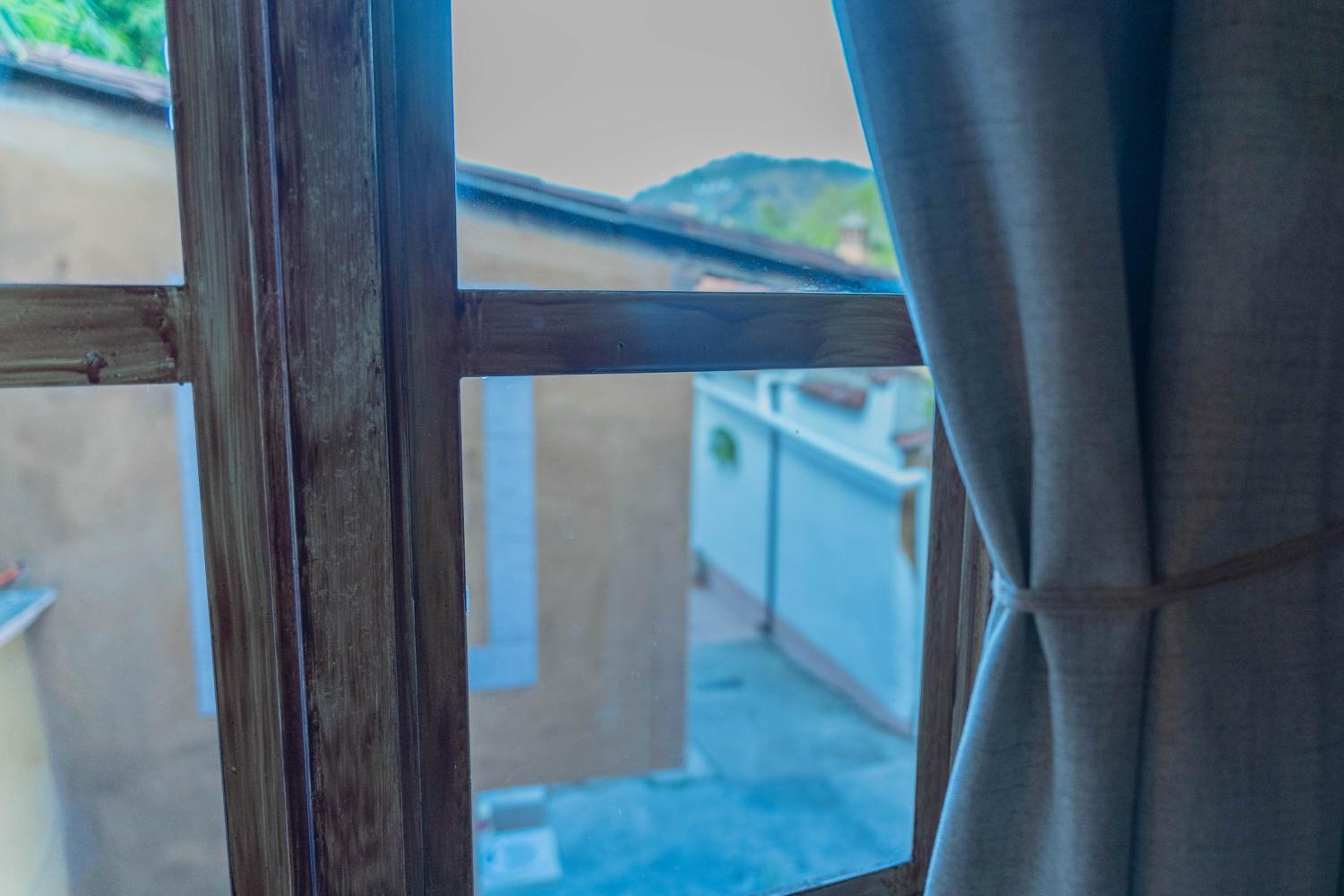 Deluxe King Room - Photo 6