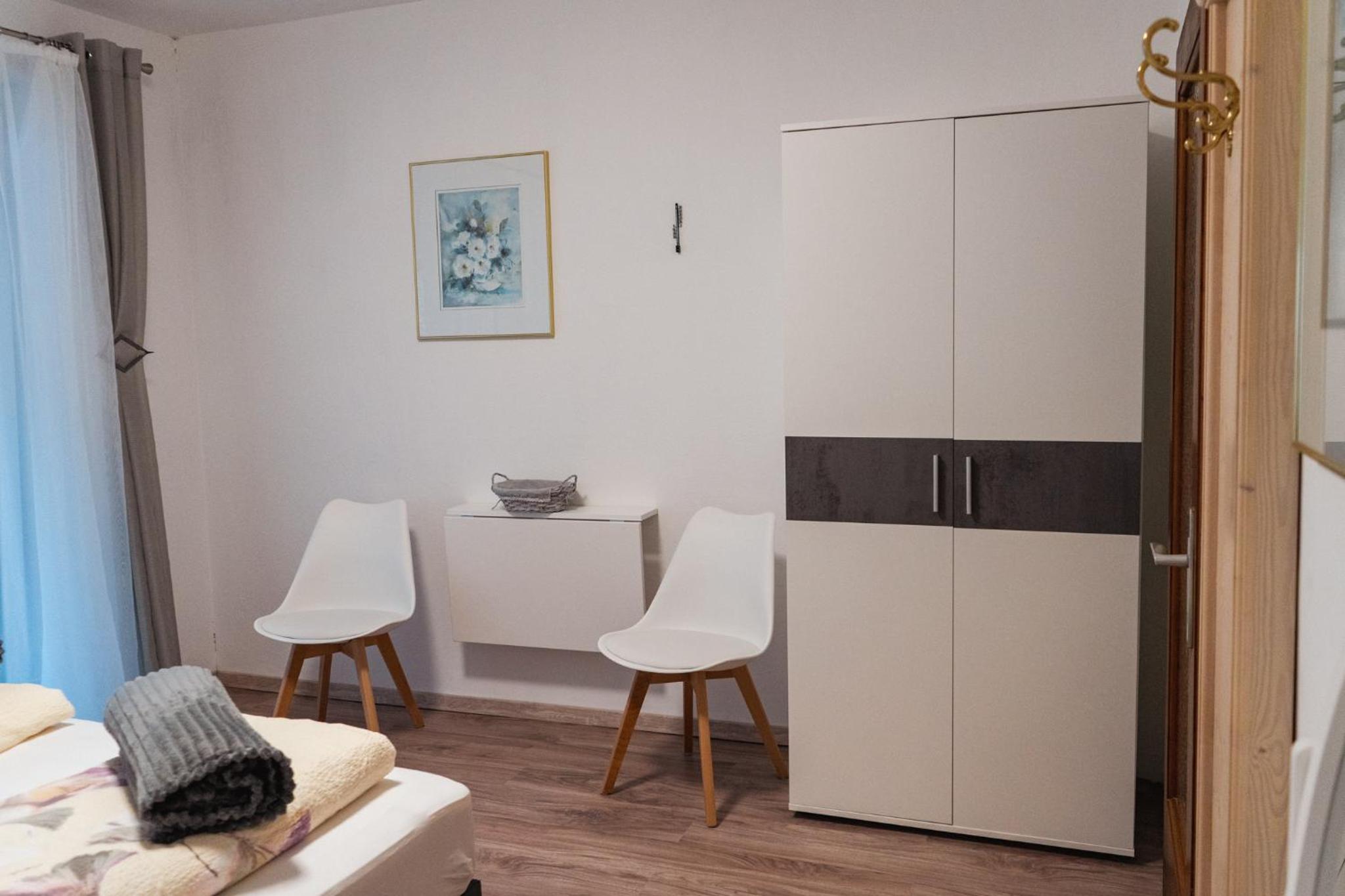 Double Room with Balcony - Photo 5