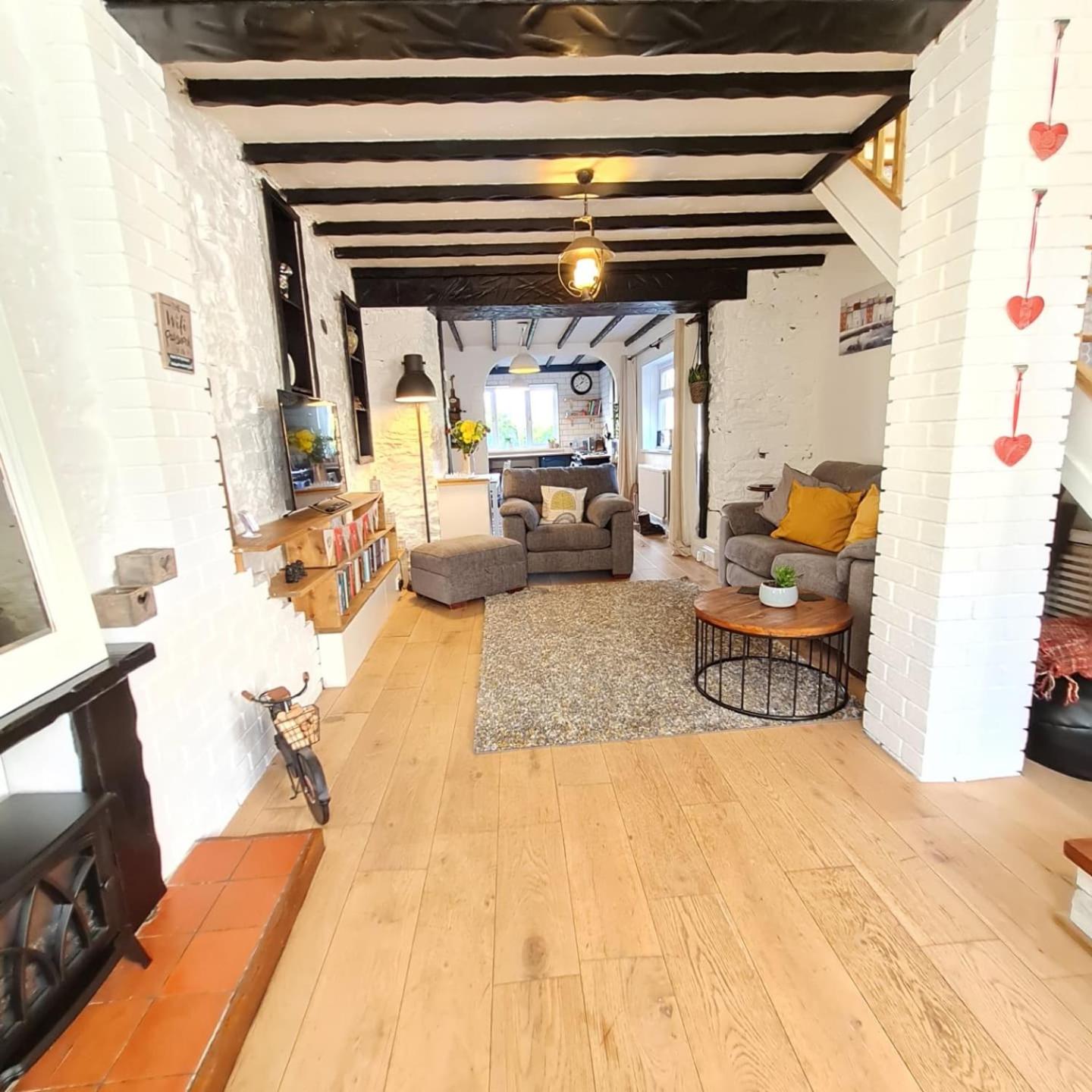Two-Bedroom House - Photo 4