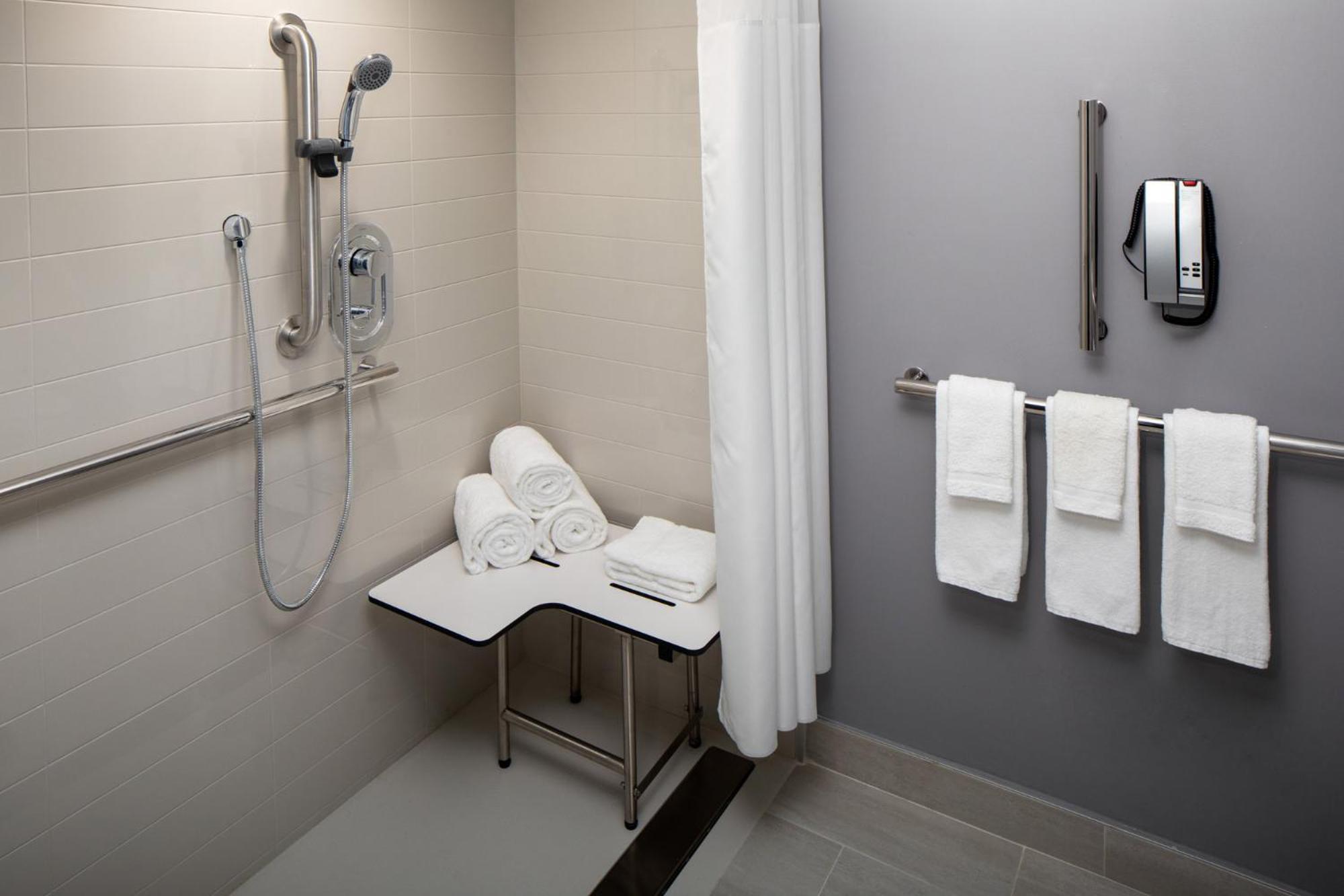 King Room with Roll-In Shower - Disability Access thumbnail 5
