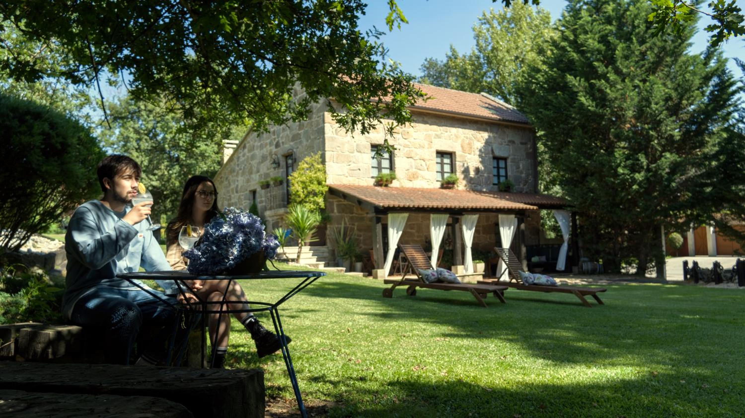 Villa con Vista al Jardín
