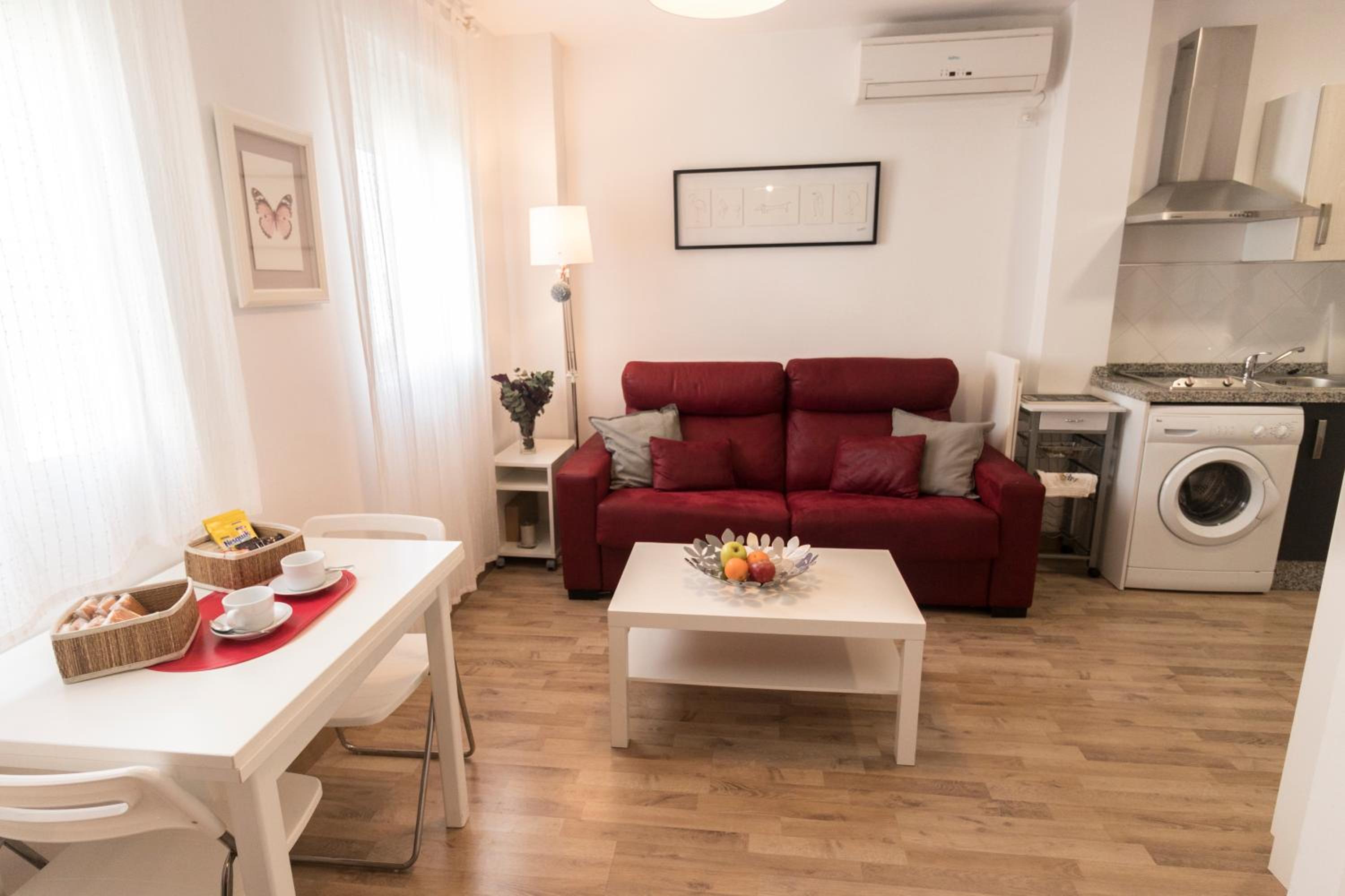 One-Bedroom Apartment - Photo 1