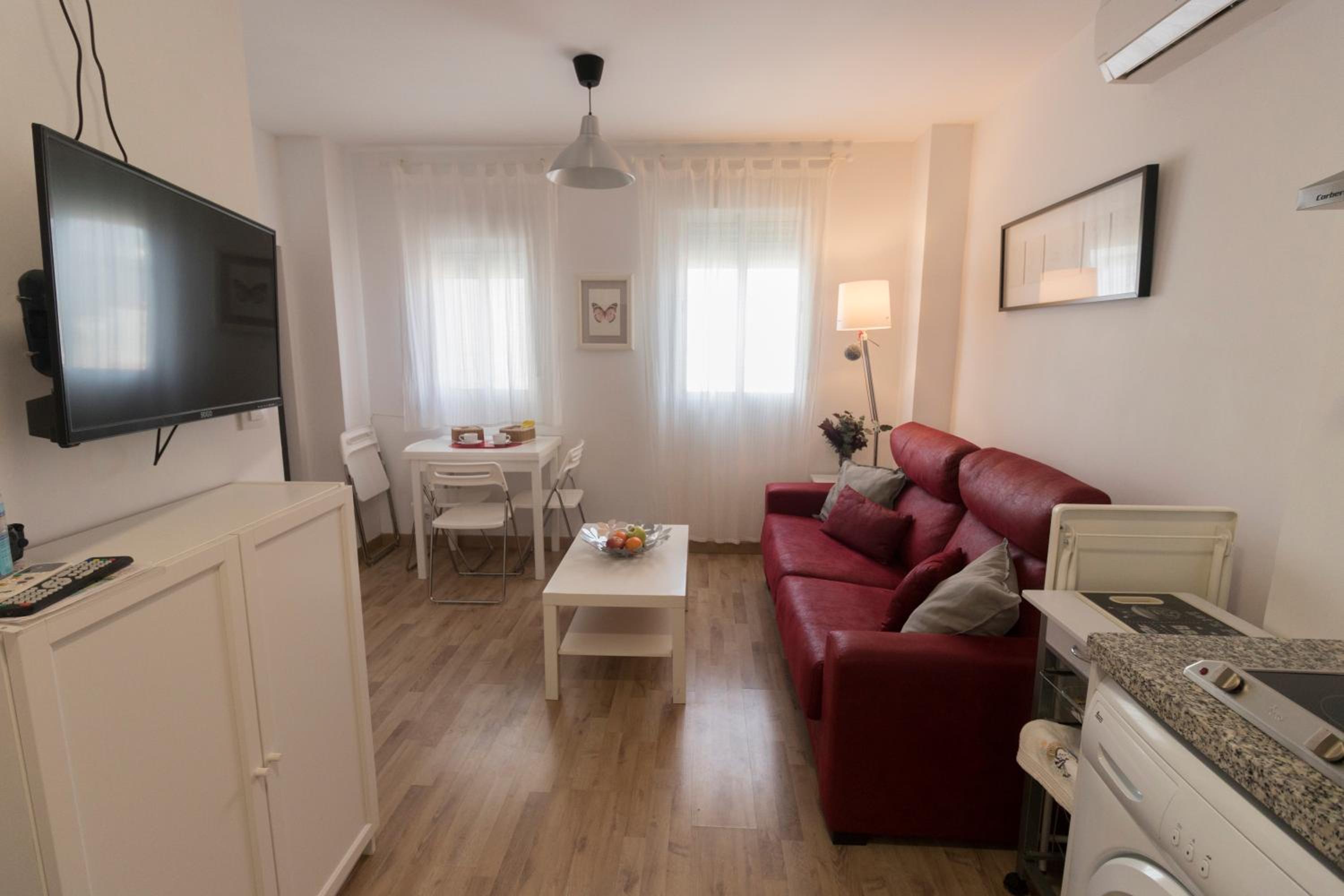 One-Bedroom Apartment - Photo 31
