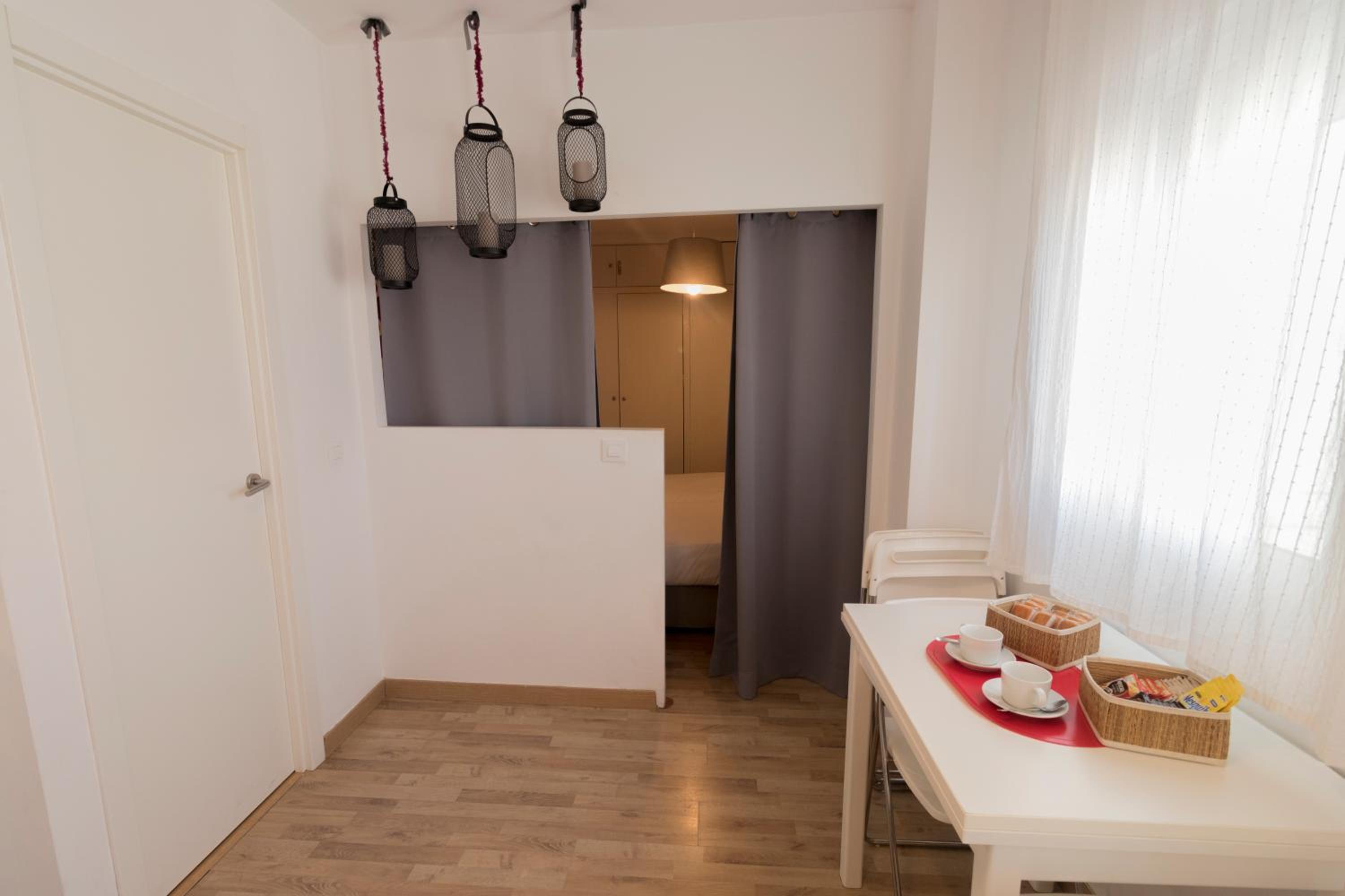 One-Bedroom Apartment - Photo 36