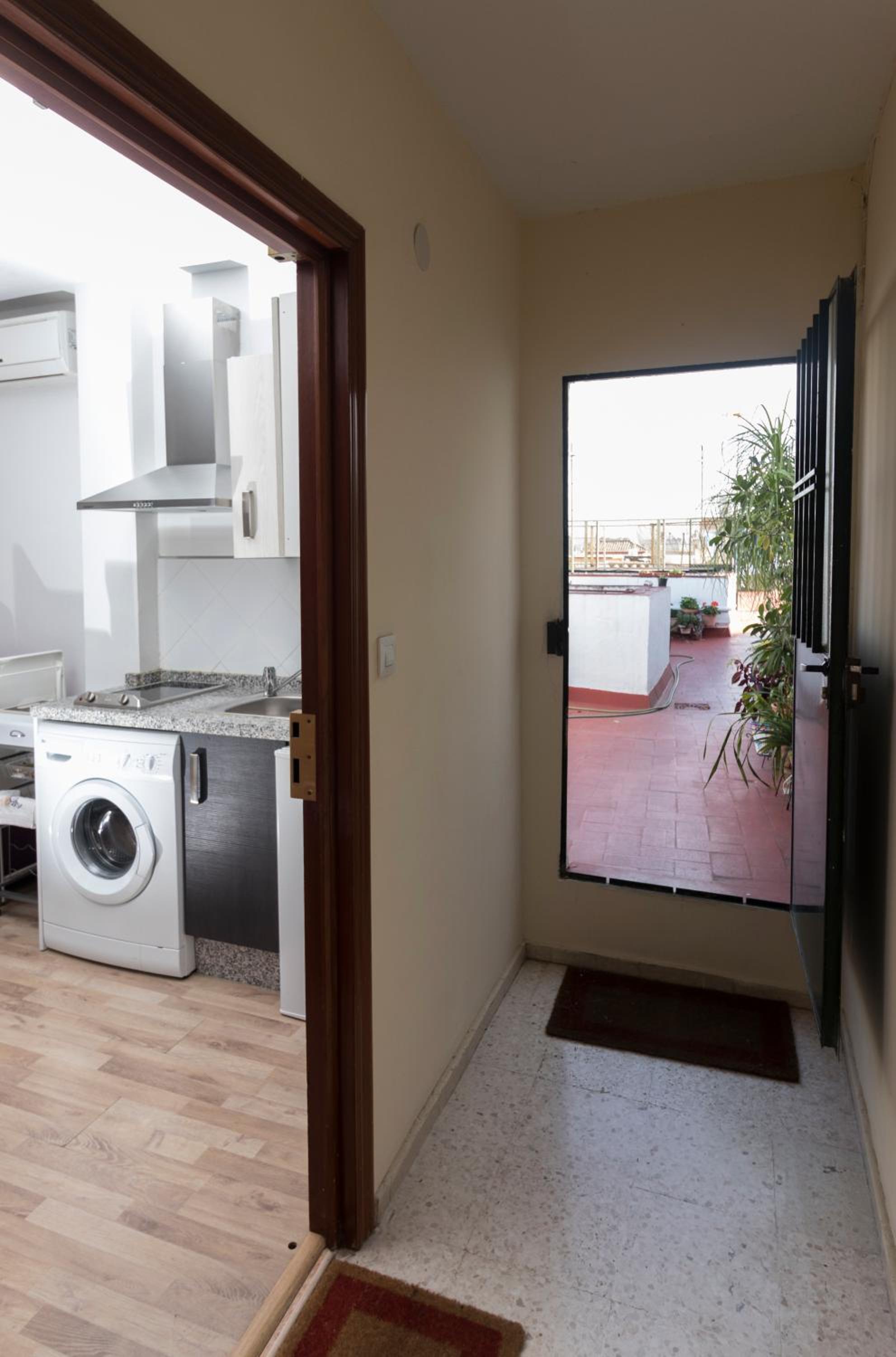 One-Bedroom Apartment - Photo 43