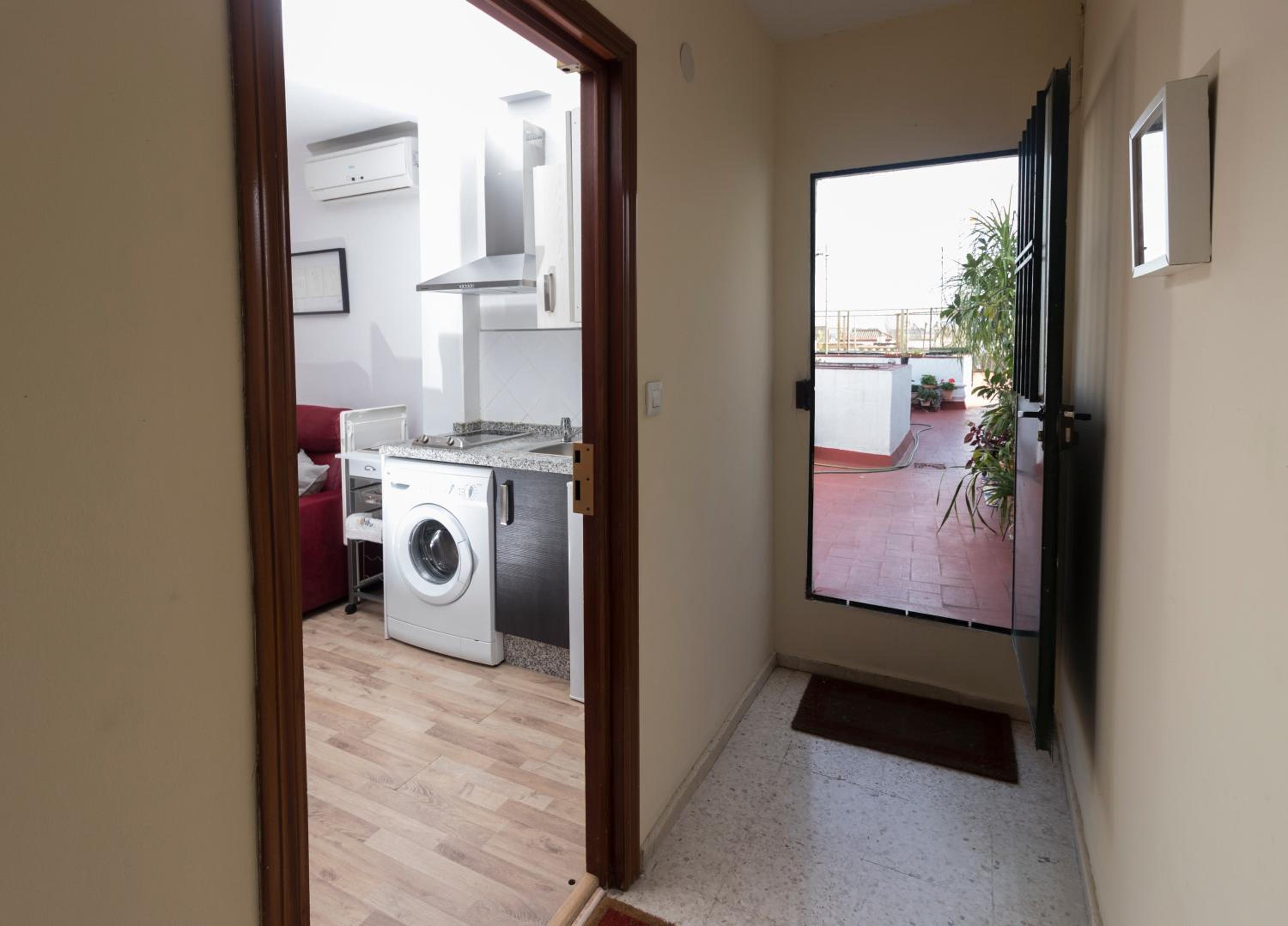 One-Bedroom Apartment - Photo 44