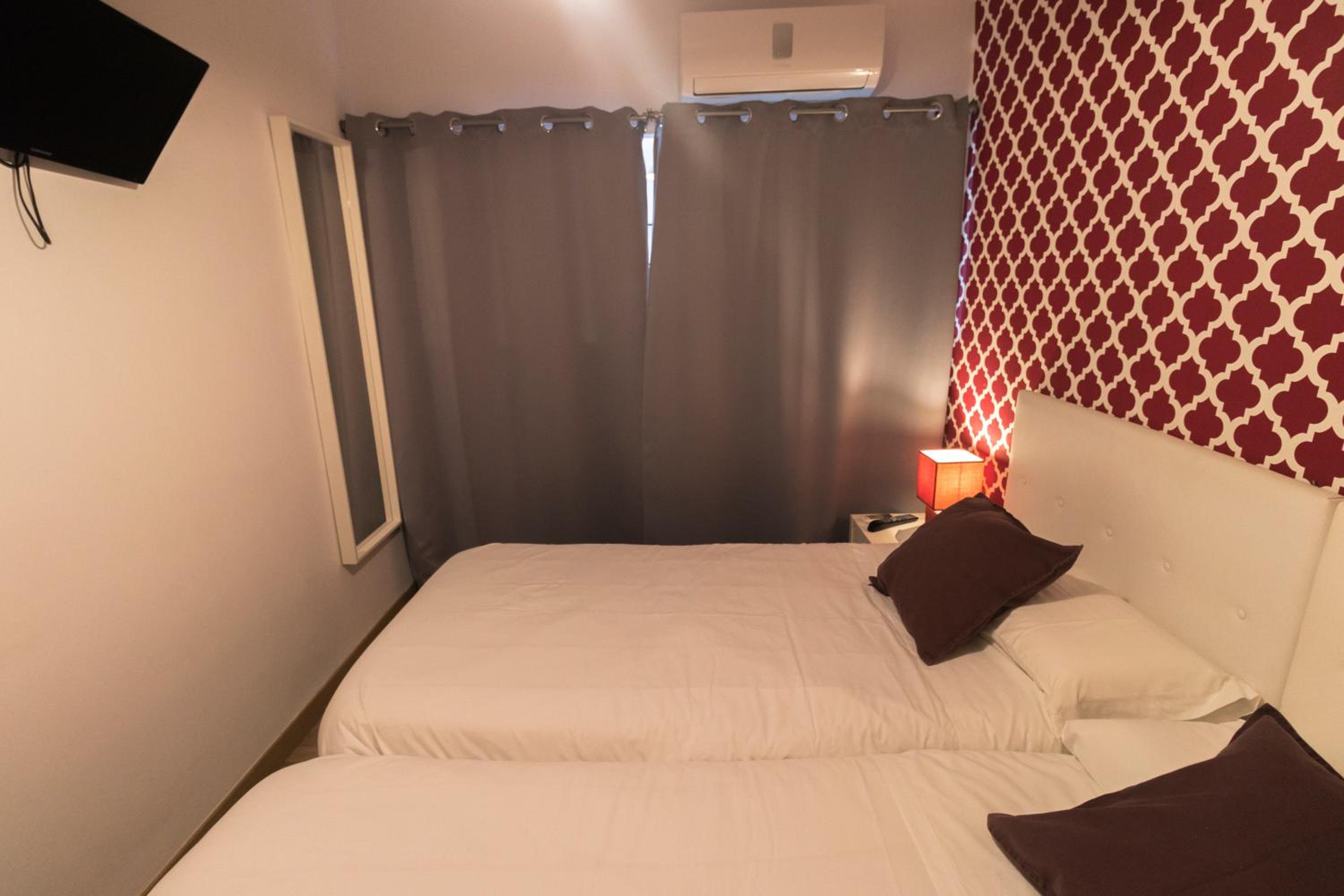 One-Bedroom Apartment - Photo 4