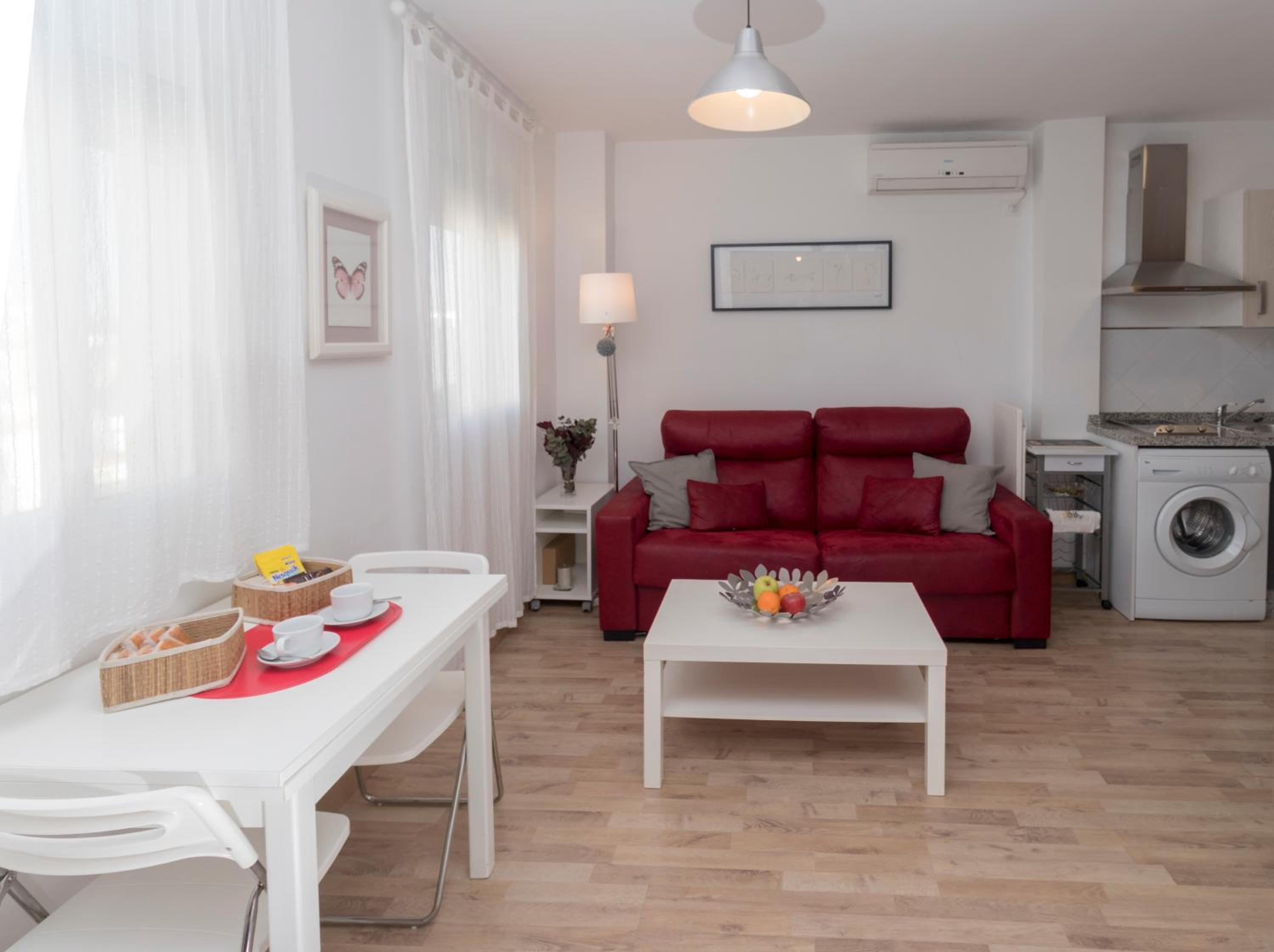 One-Bedroom Apartment - Photo 9