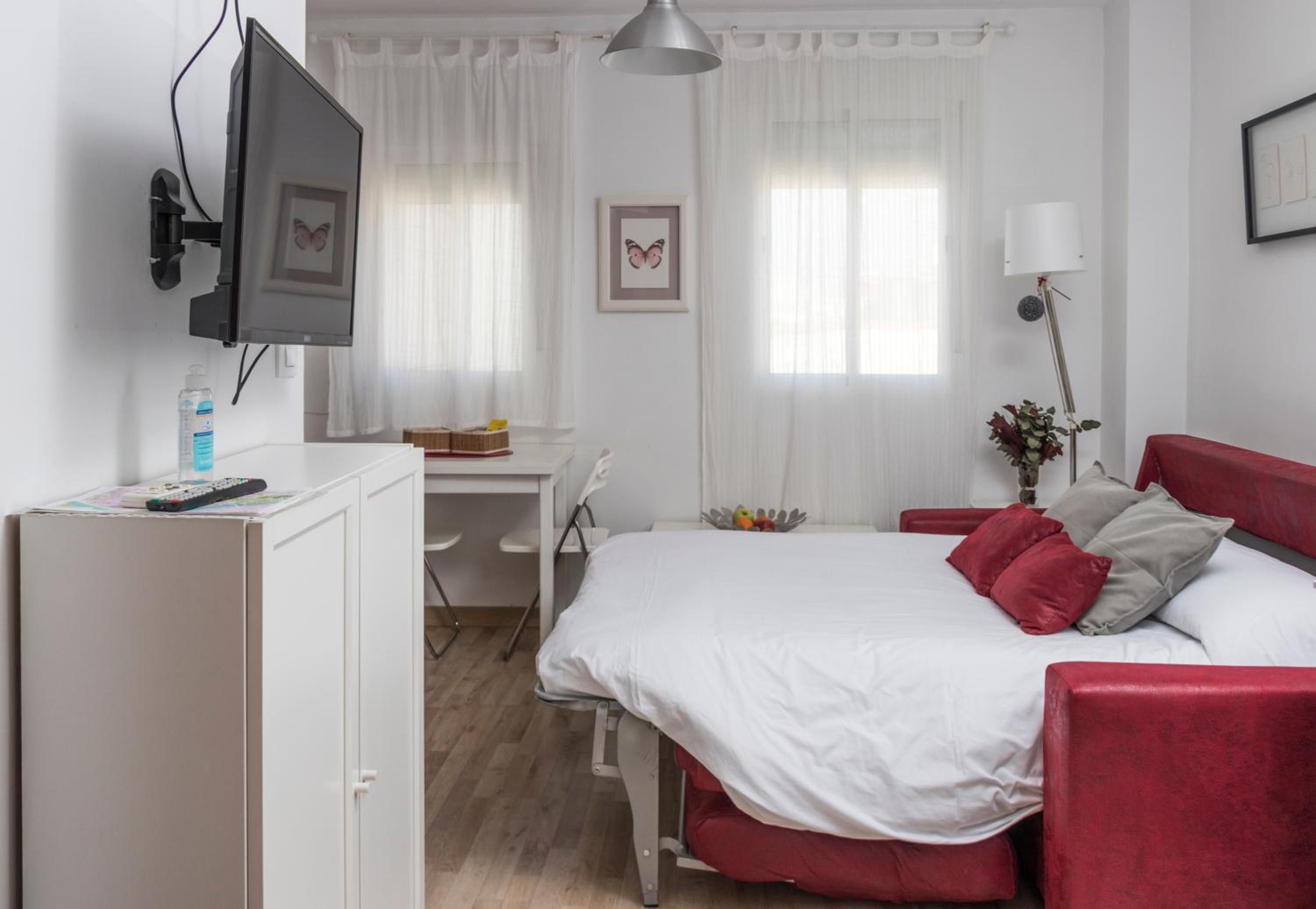 One-Bedroom Apartment - Photo 16