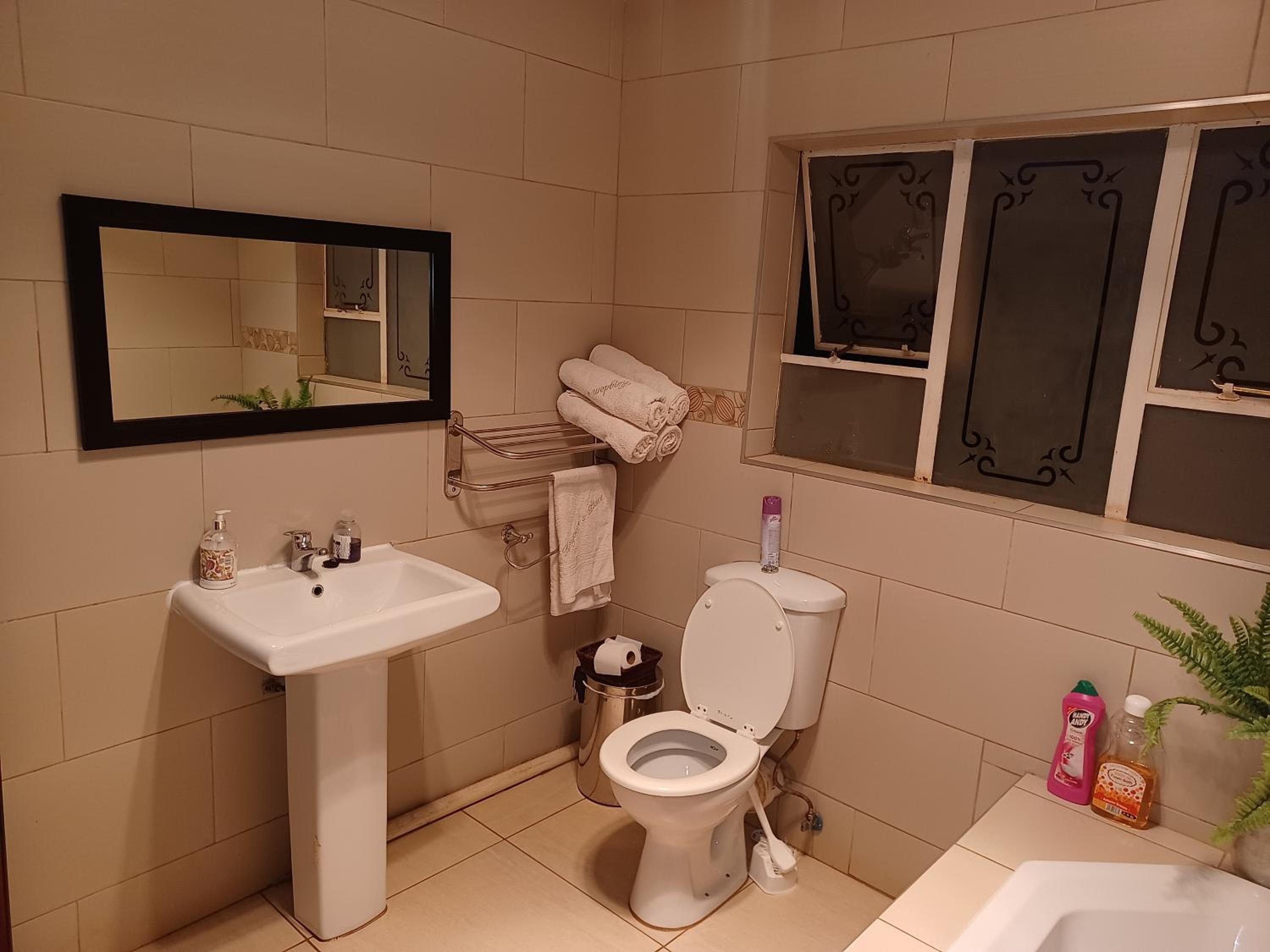 Queen Room - Photo 4