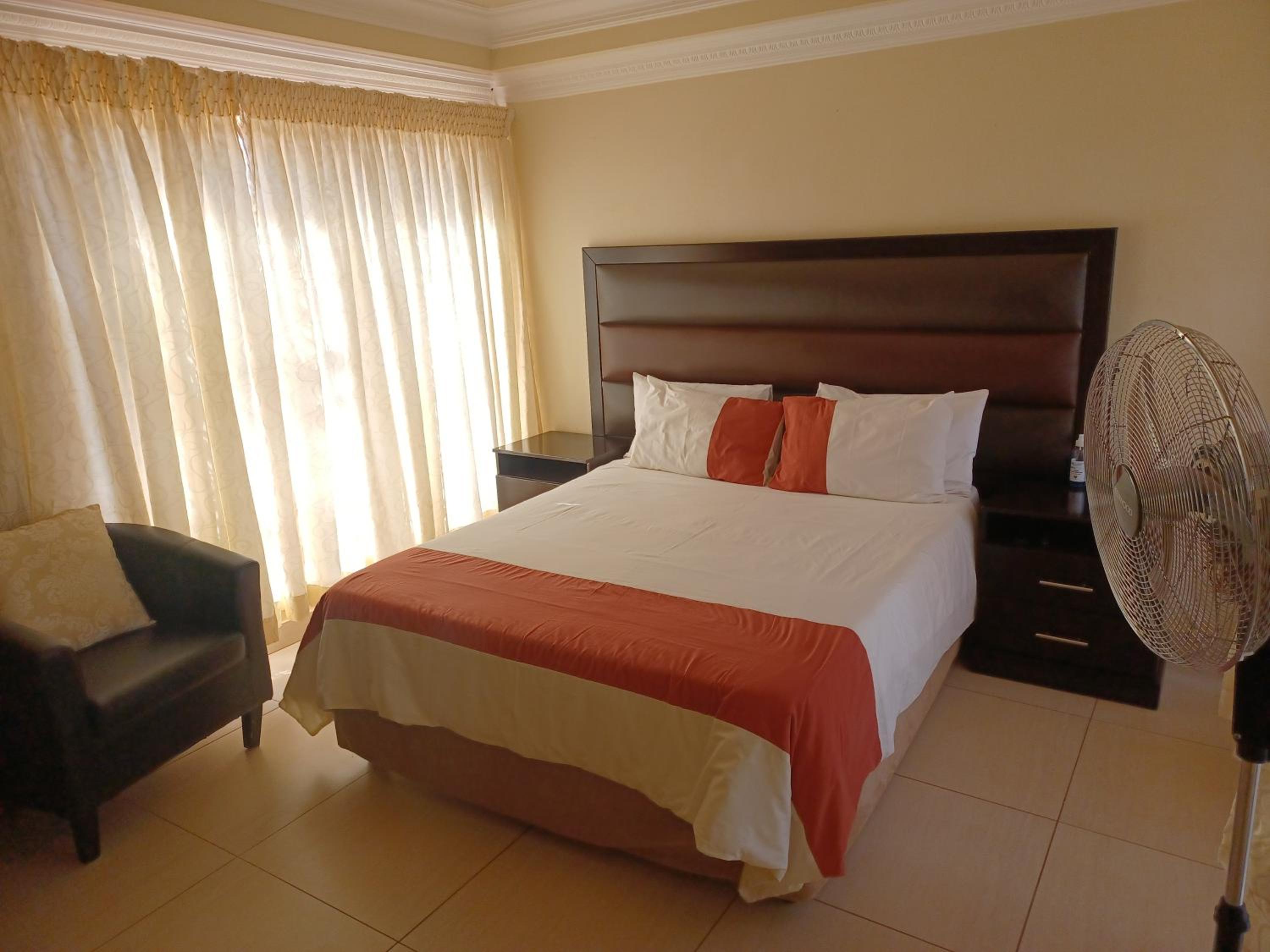 Queen Room - Photo 5