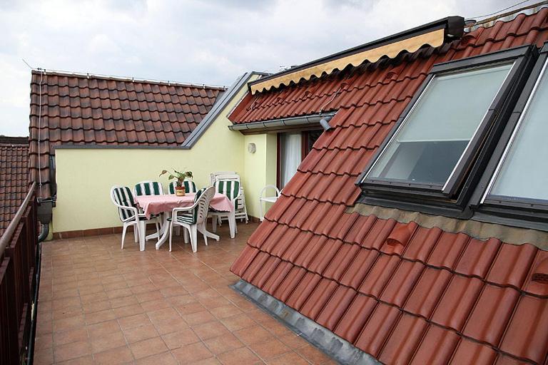 Family Room with Terrace photo 1
