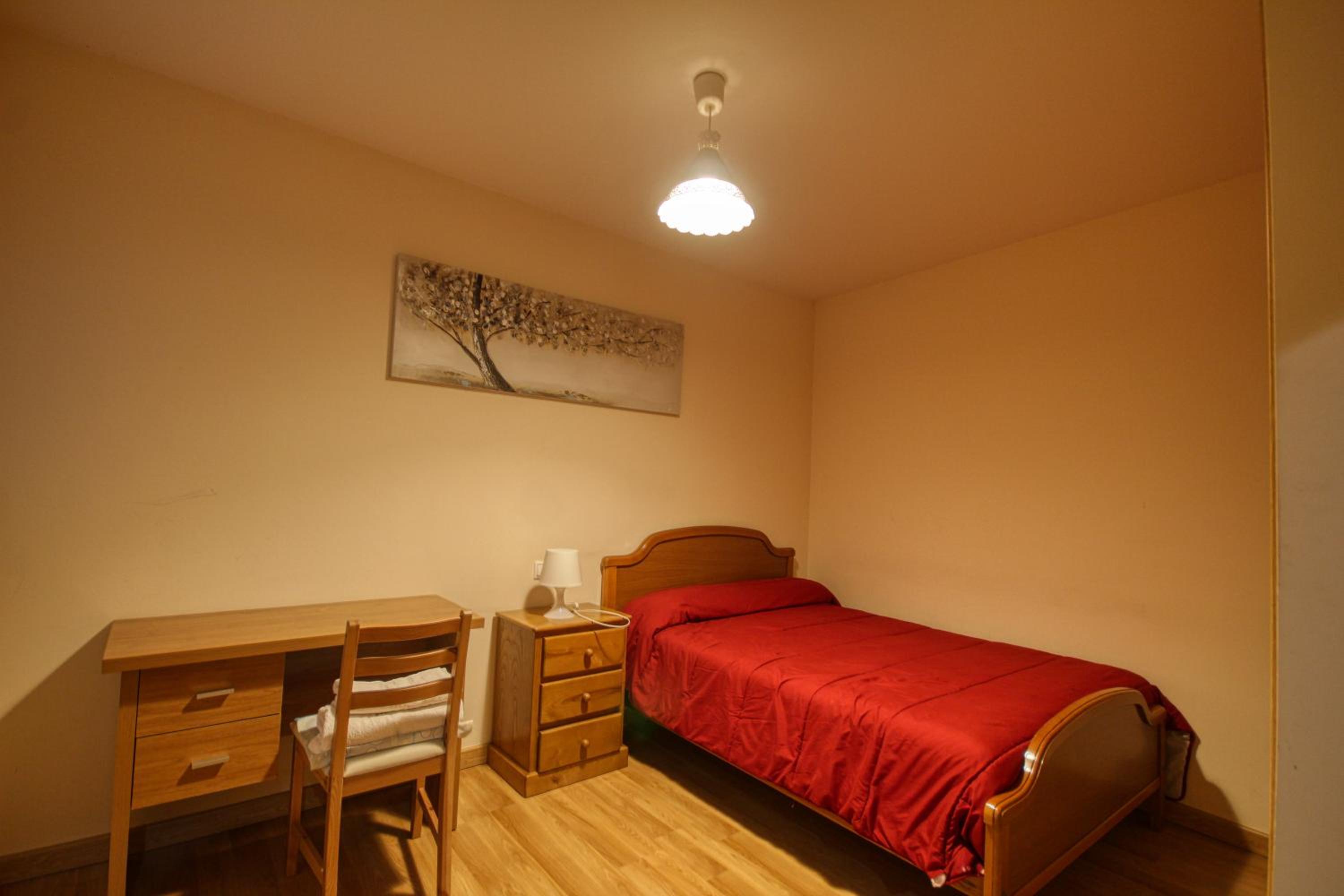 Double Room with Shared Bathroom photo 2
