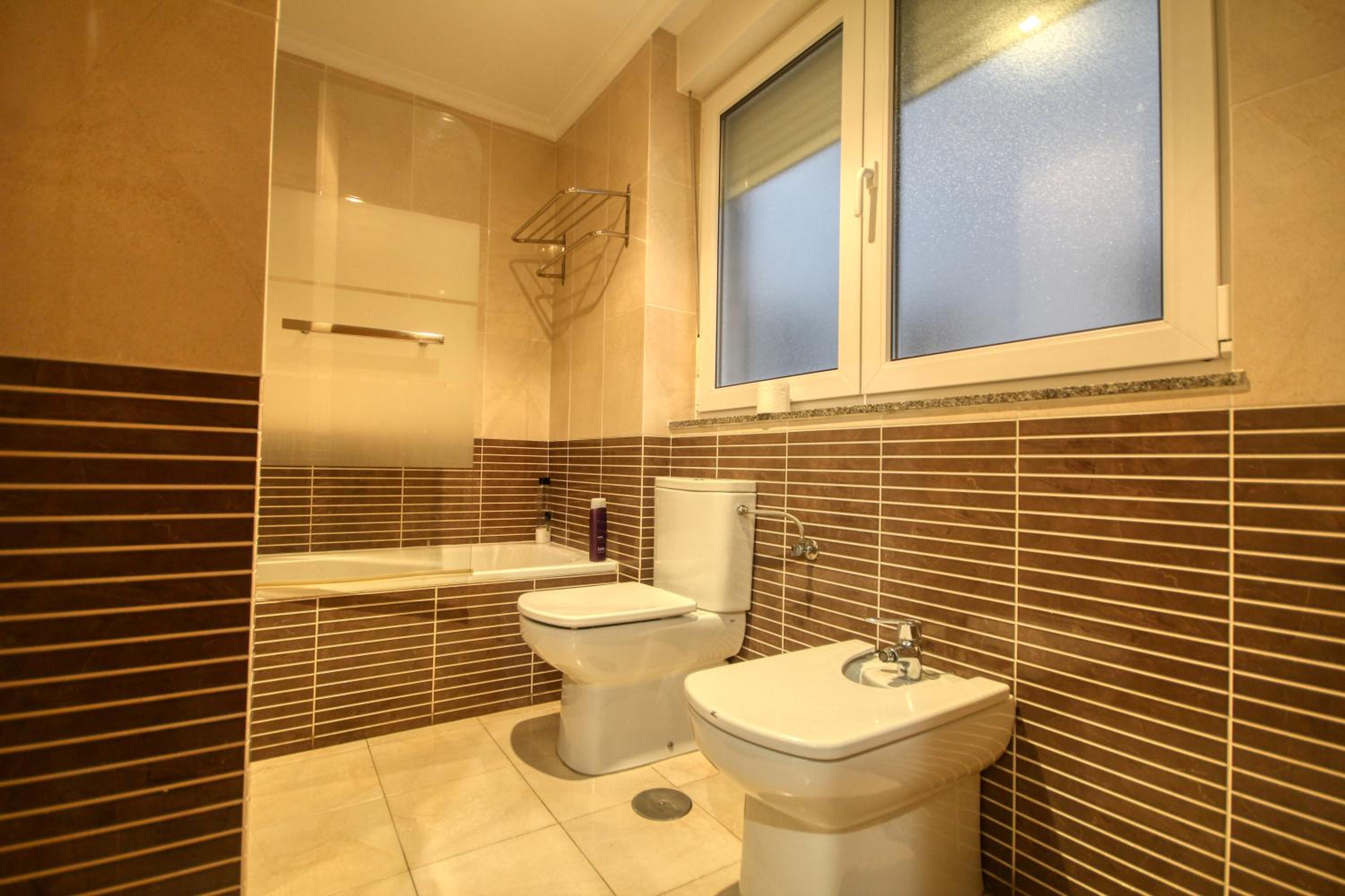 Double Room with Shared Bathroom photo 3