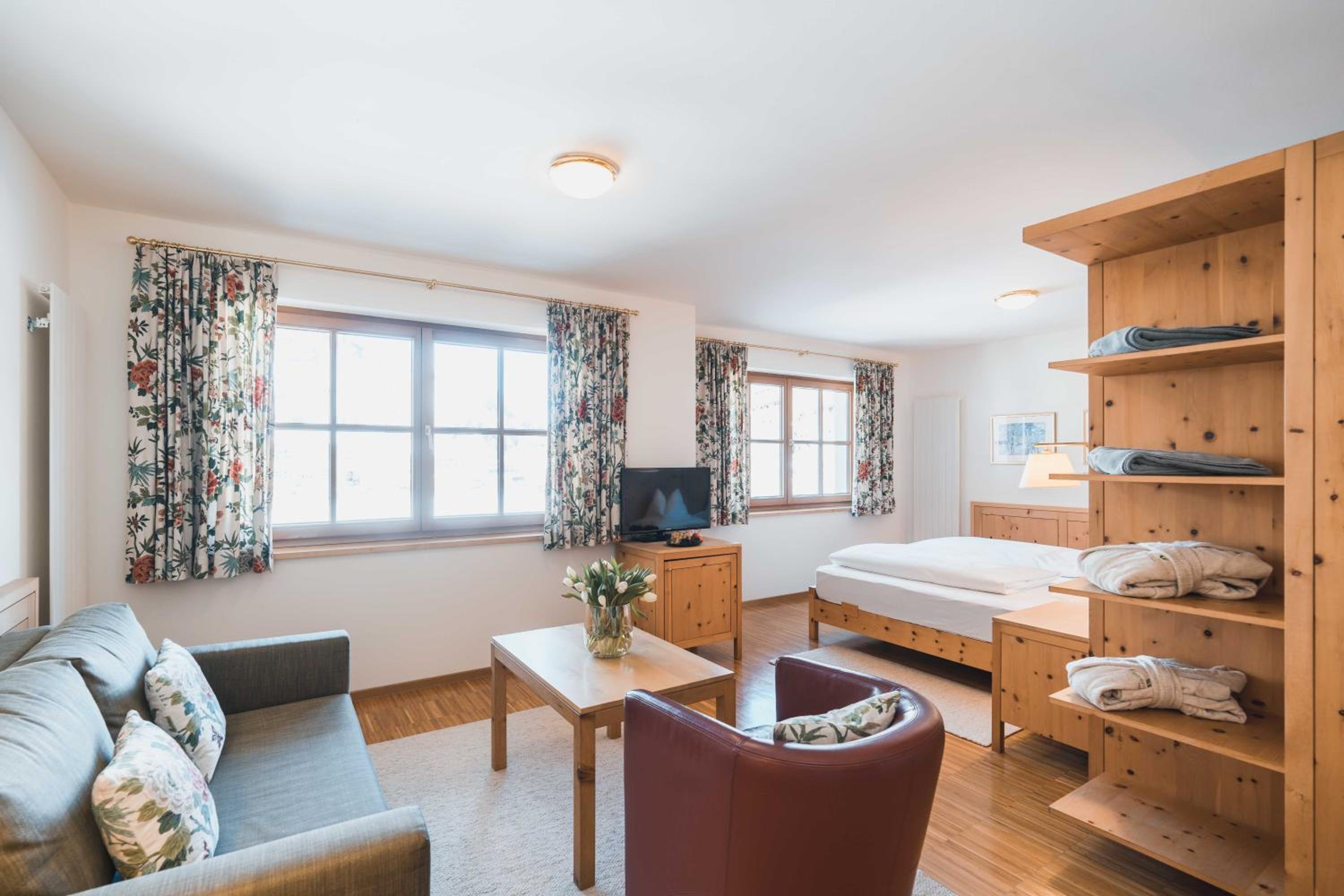 Deluxe Double Room with Bath