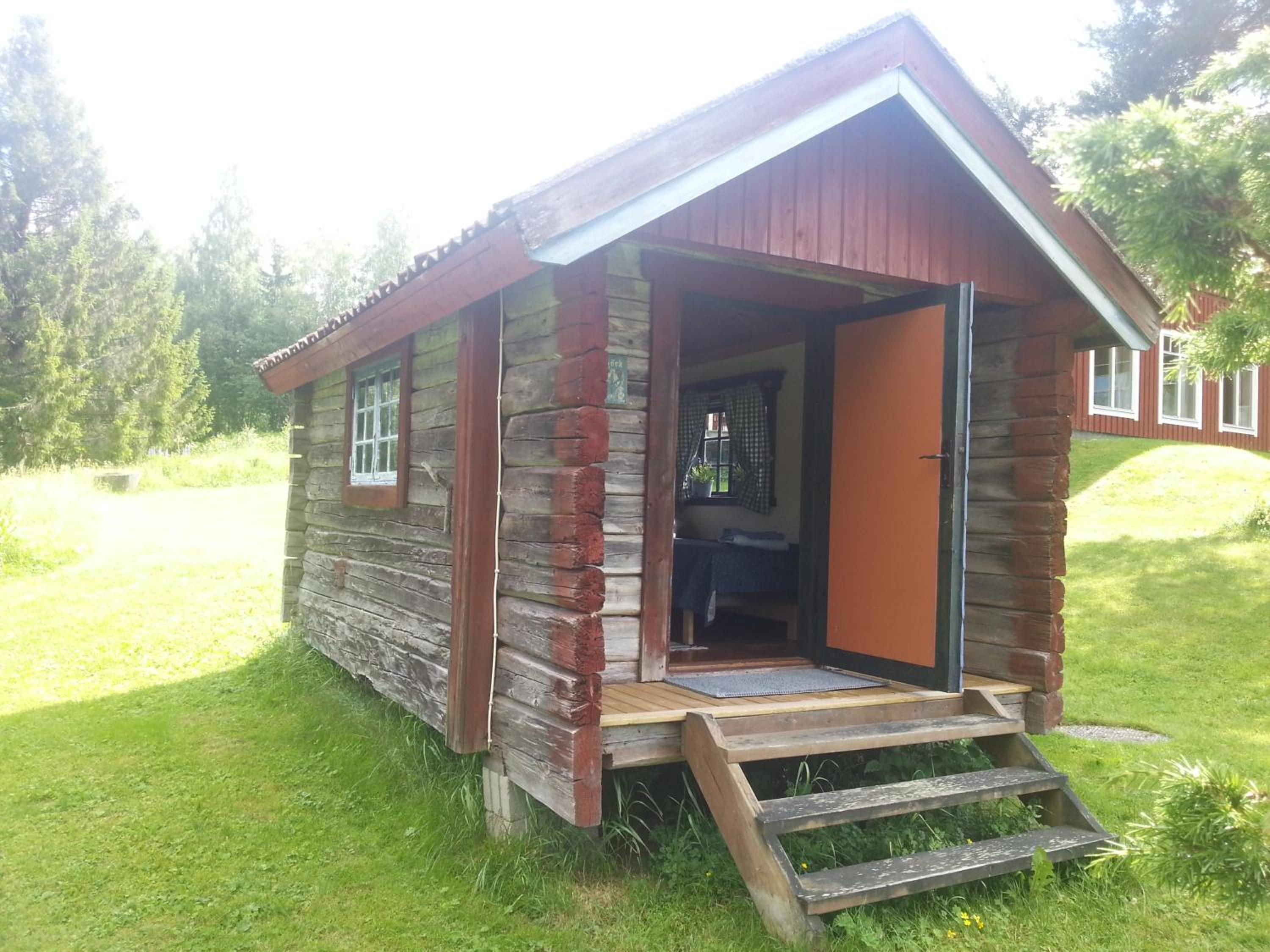 Cottage with Shared Bathroom photo 3