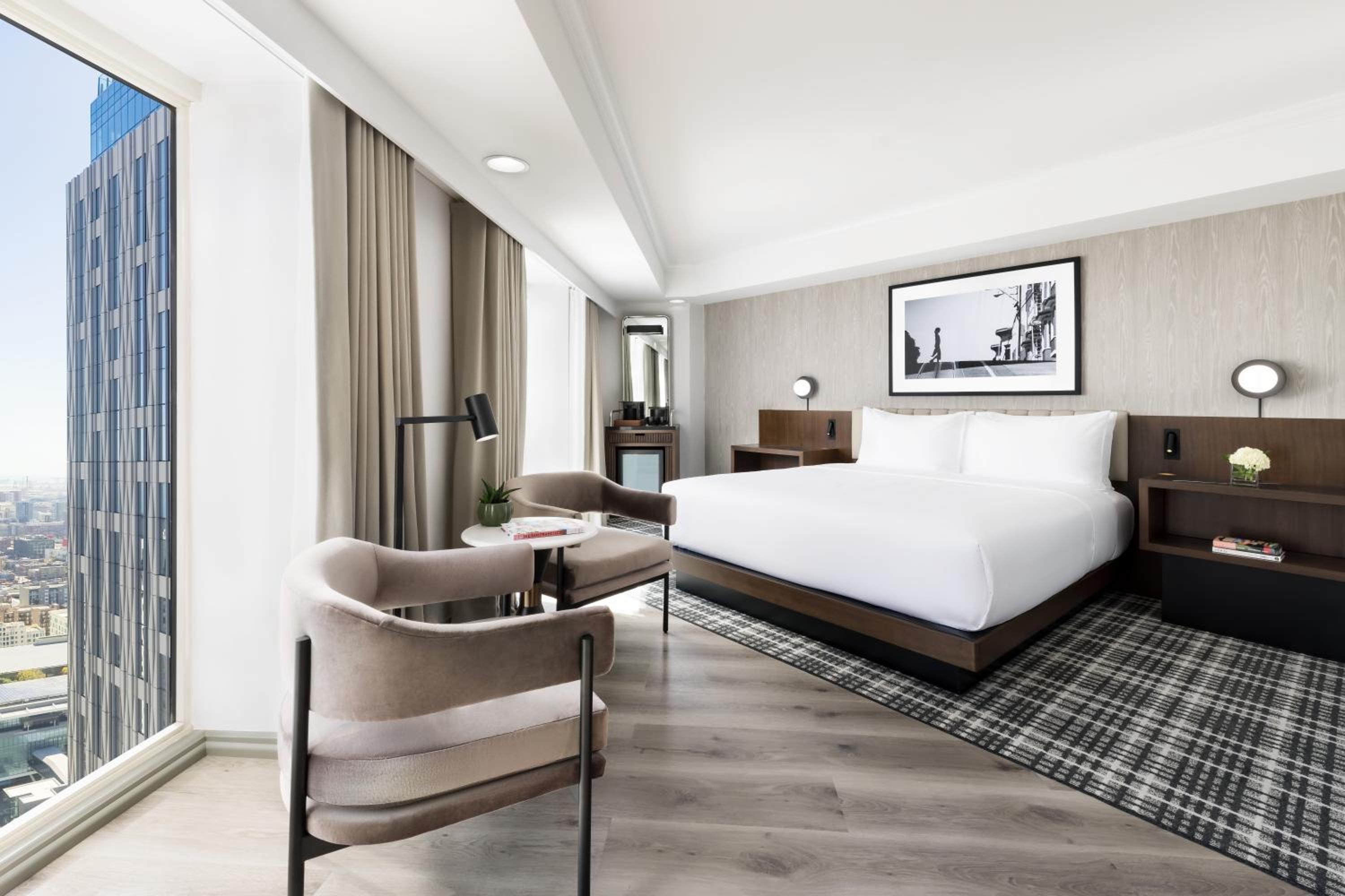 Corner King Room - Photo 10
