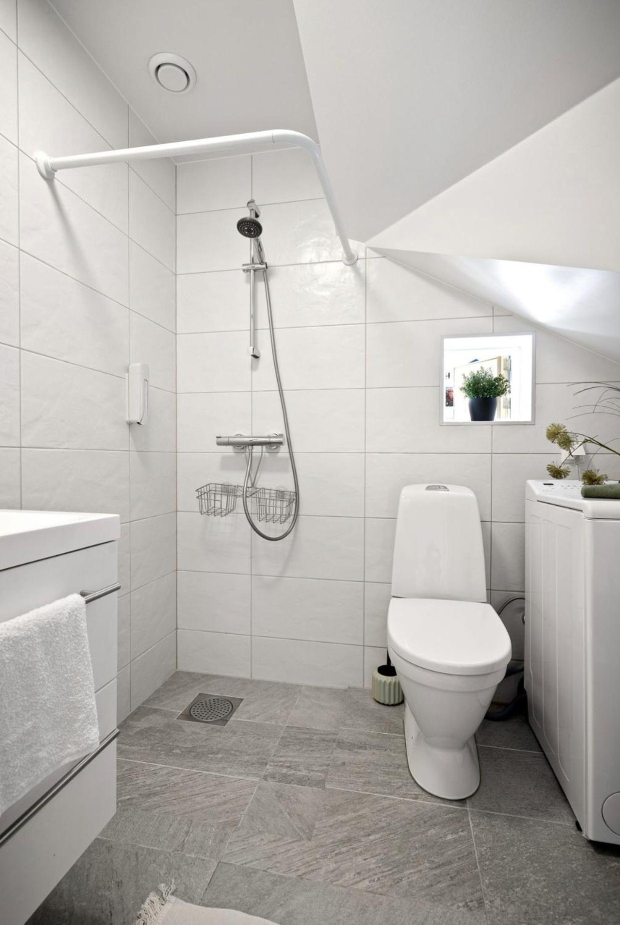 Two-Bedroom Apartment - Photo 9