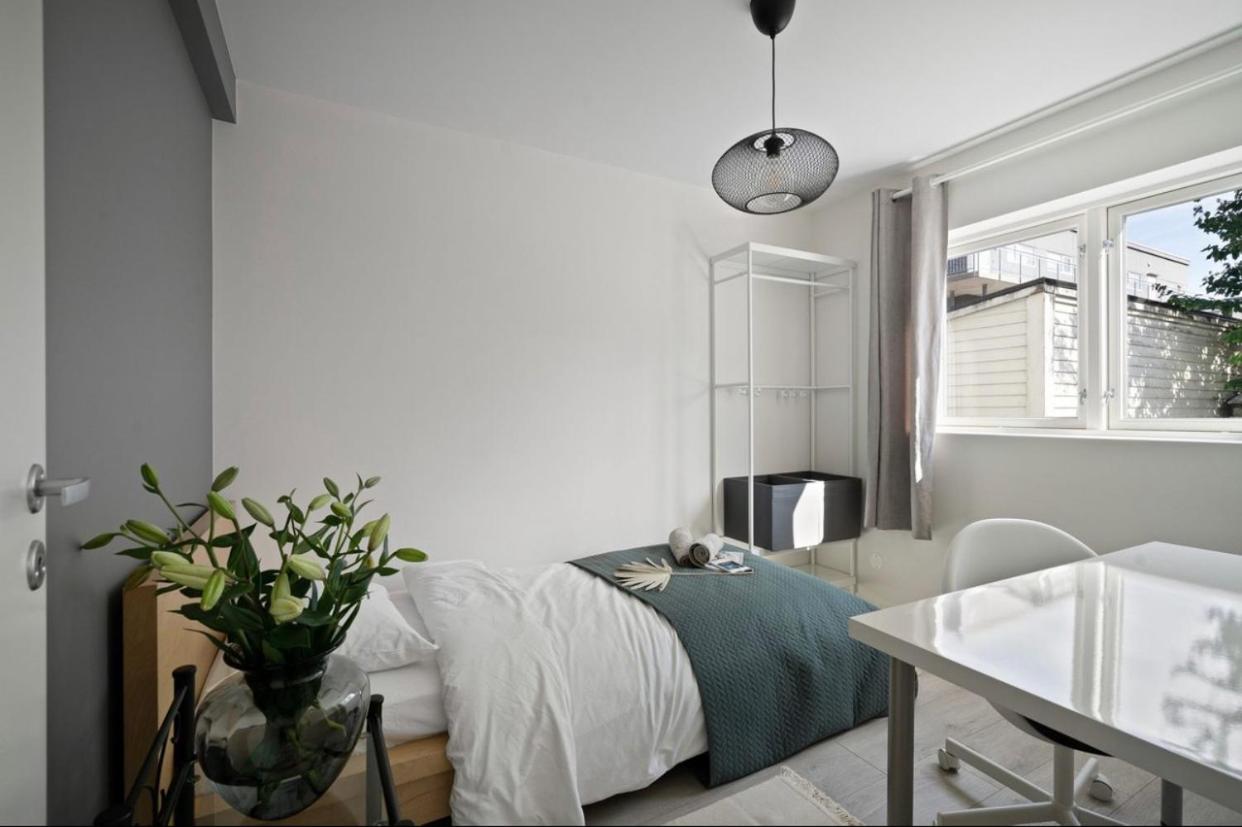 Two-Bedroom Apartment - Photo 12