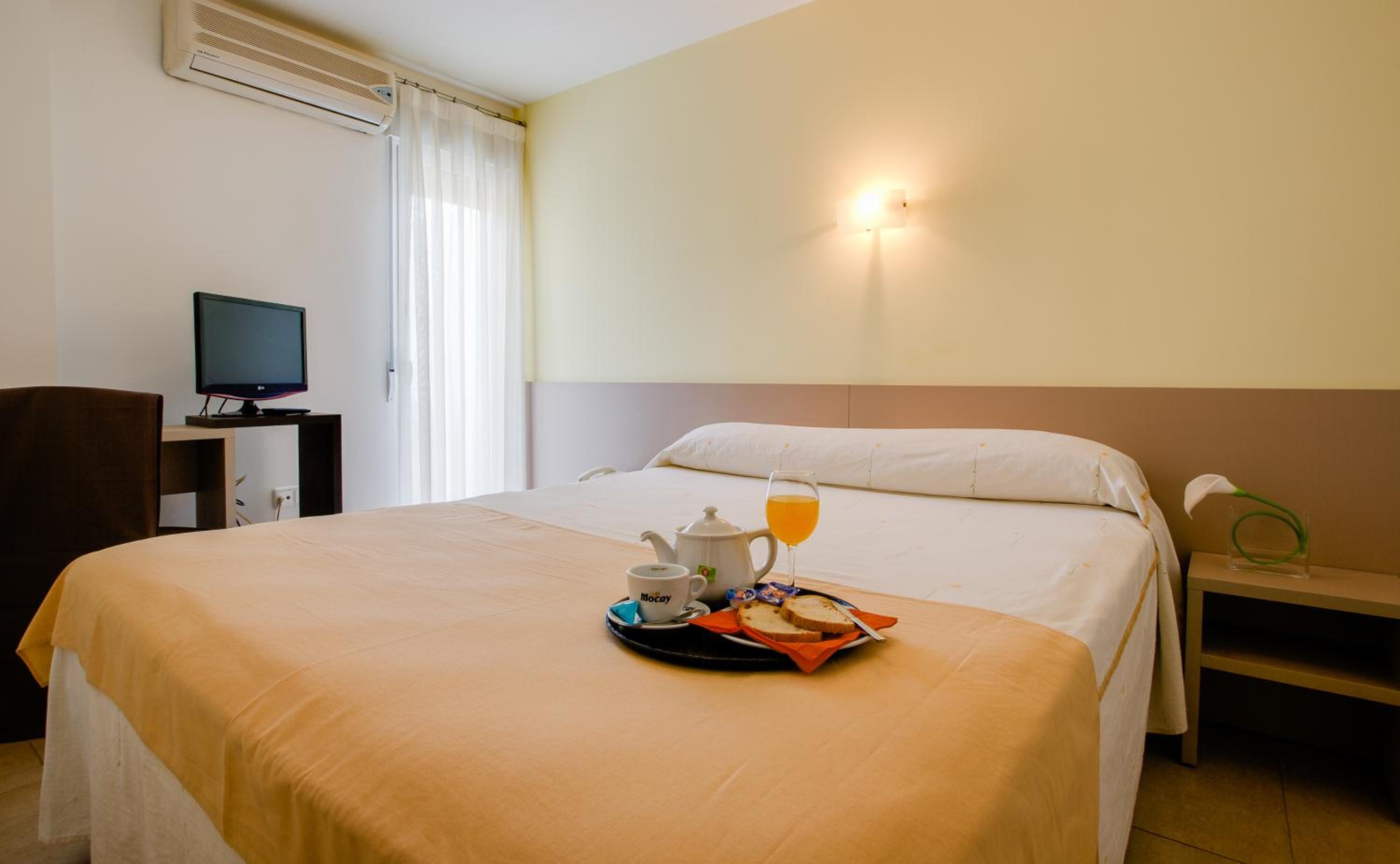 Single Room photo 2