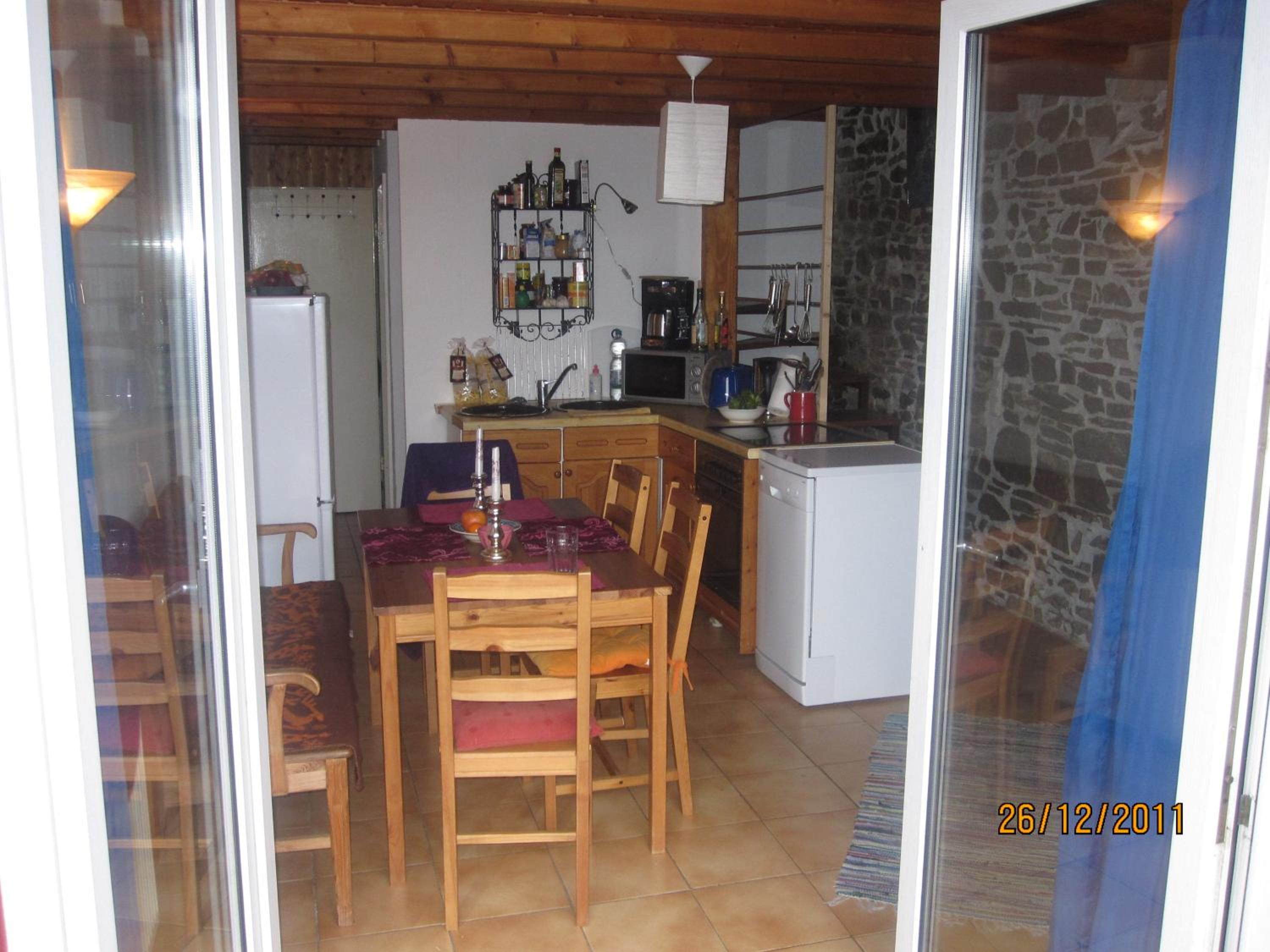 Studio Apartment - Photo 15