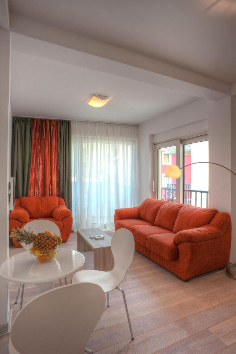 One-Bedroom Apartment with Terrace photo 1
