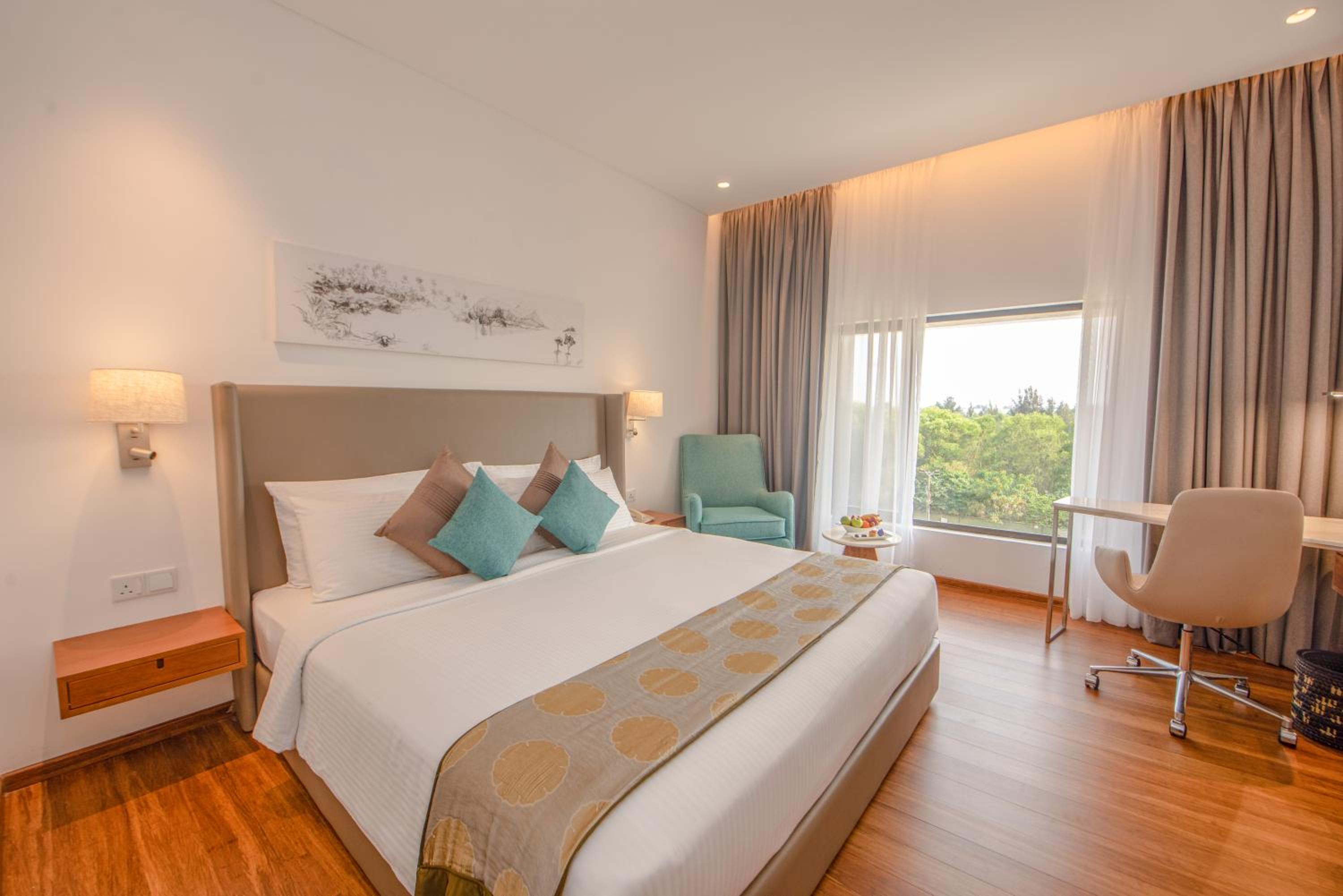 Deluxe King Room - Photo 1