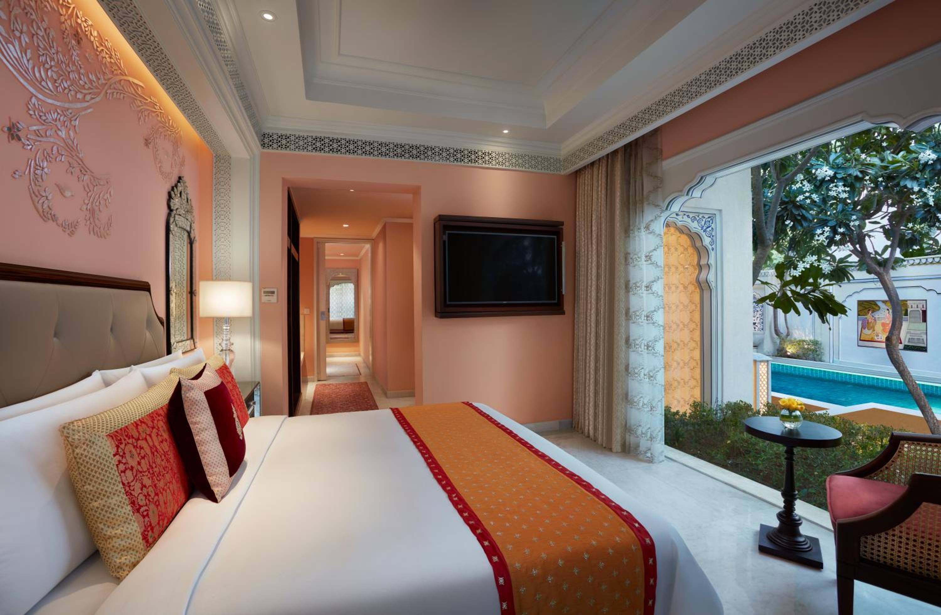 Royal Suite photo 2