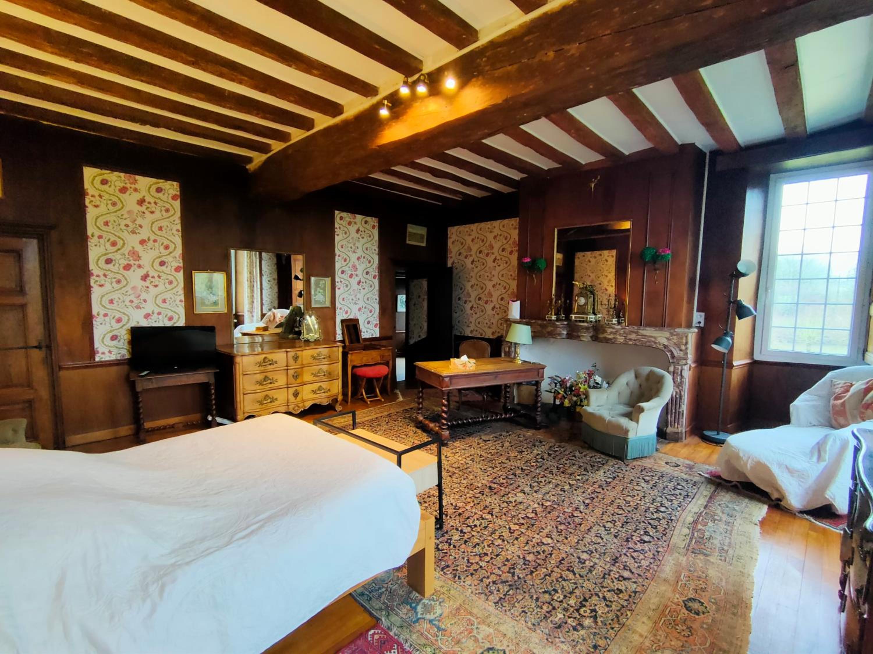 Deluxe Double Room with Bath photo 1