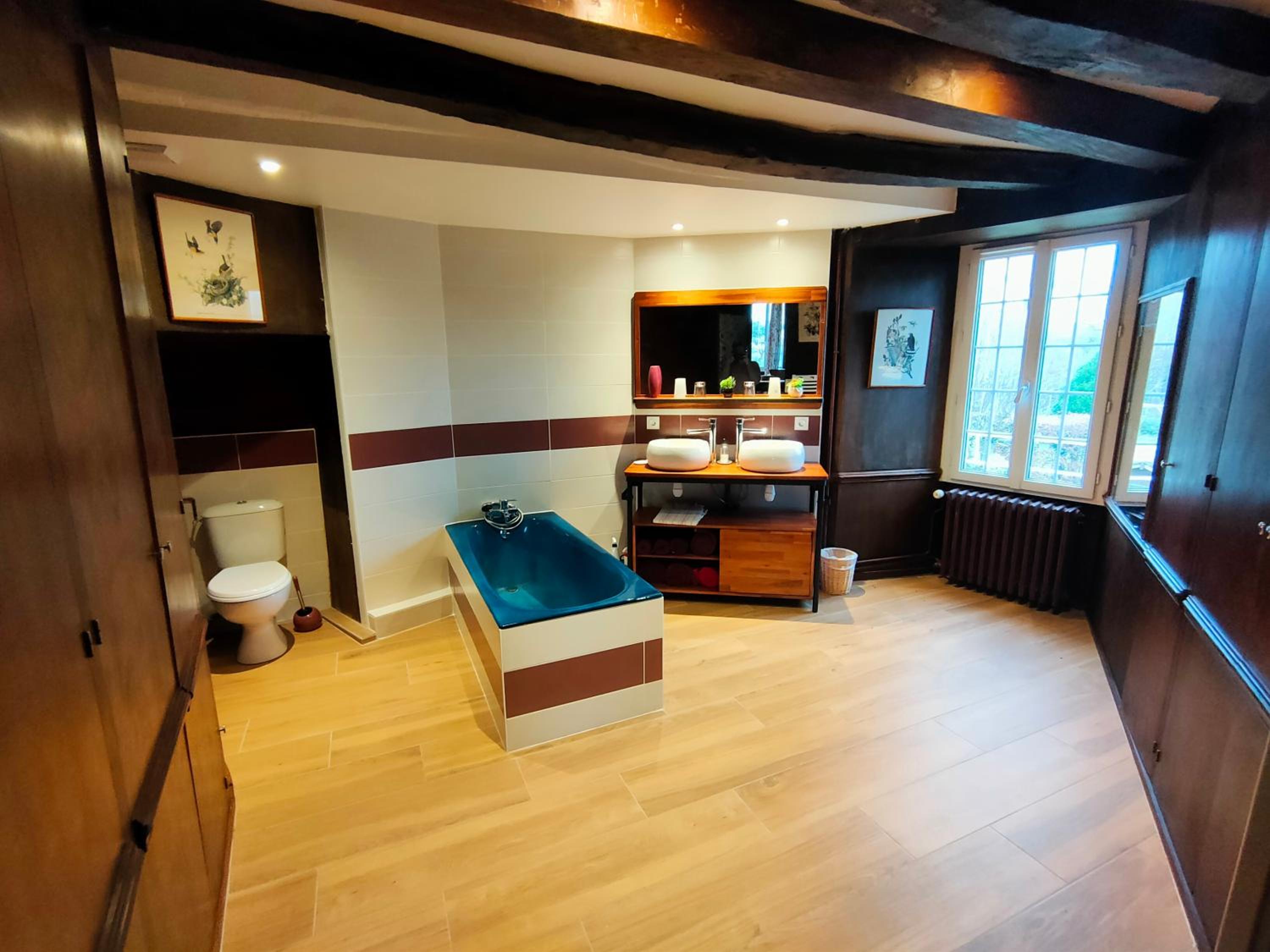 Deluxe Double Room with Bath photo 2