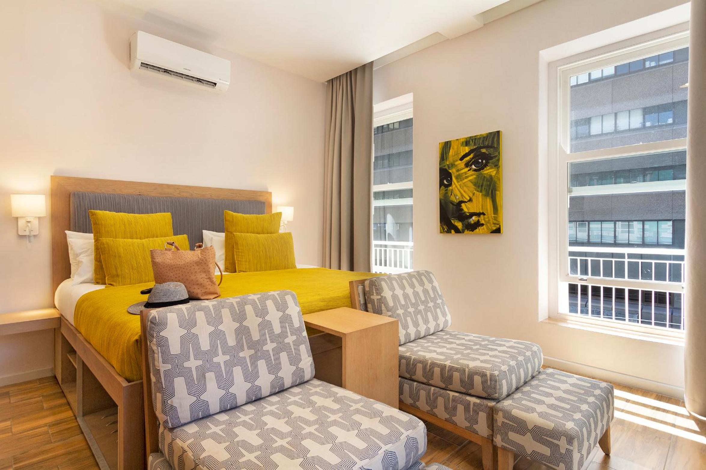 Apartment with Balcony - Photo 10