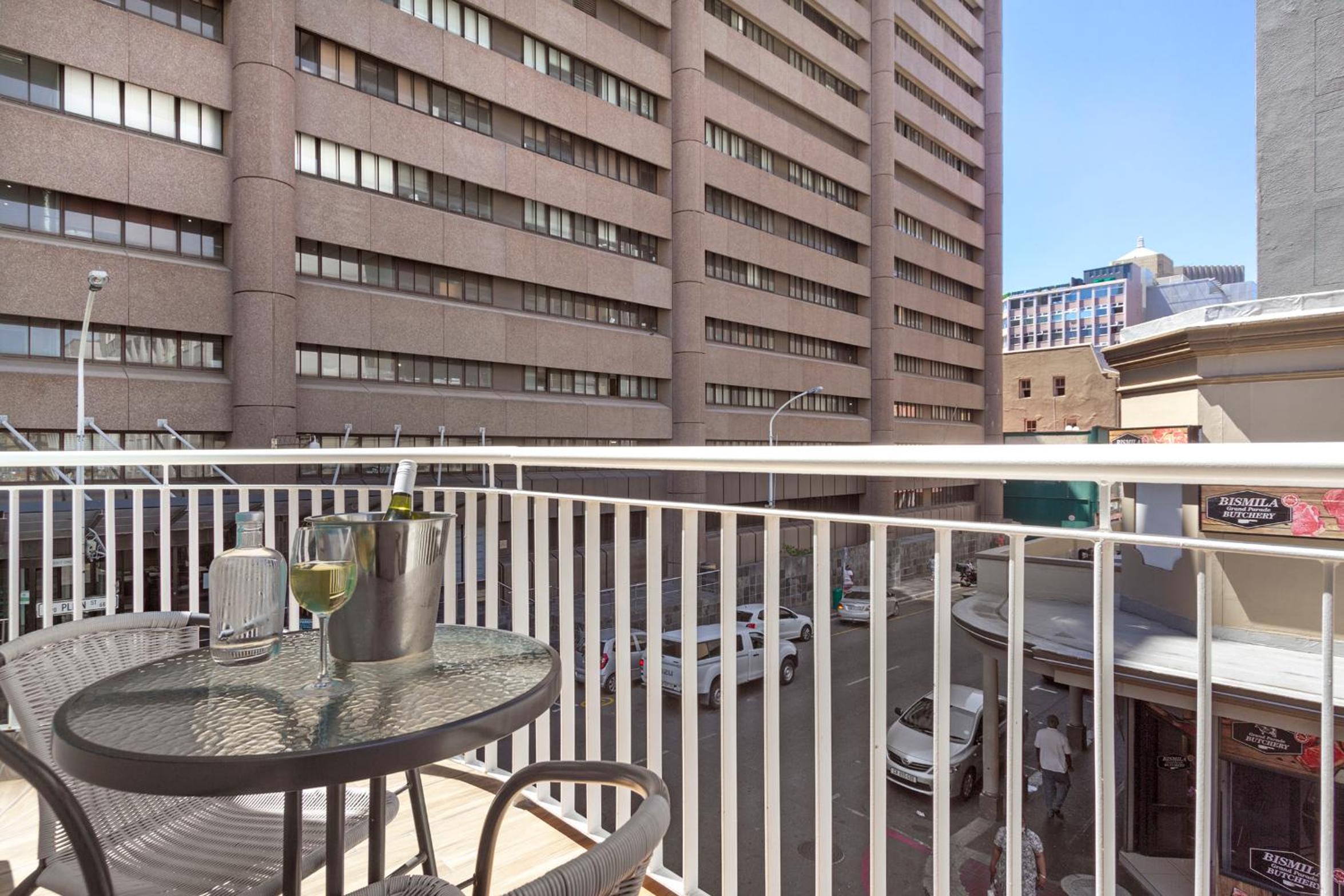 Apartment with Balcony - Photo 11