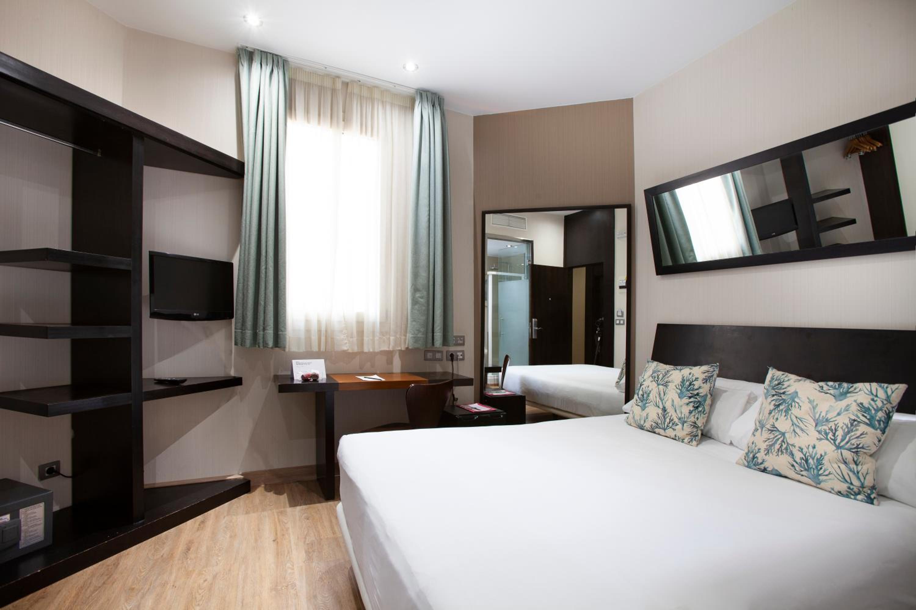 Small Double Room photo 3