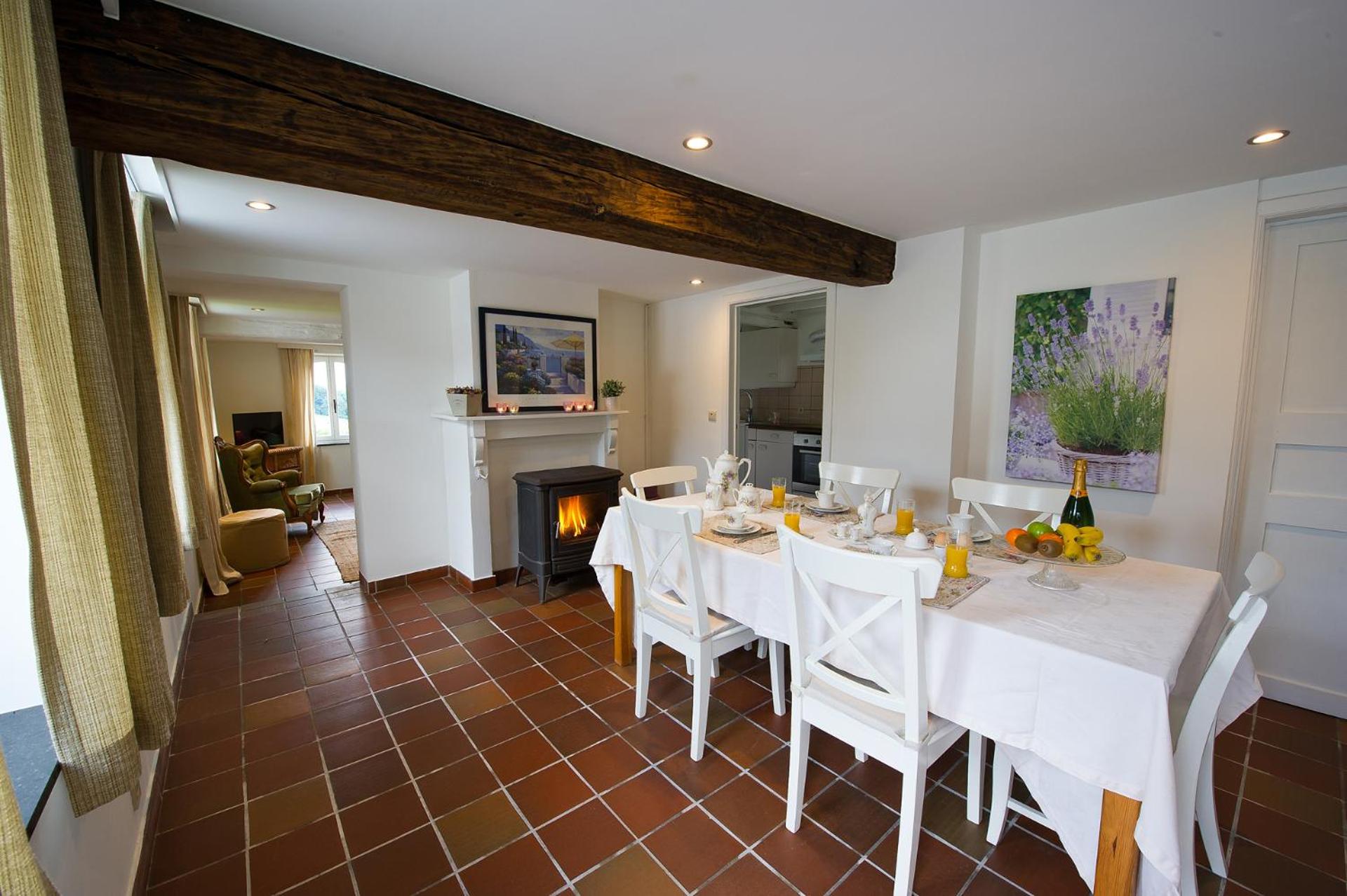 Three-Bedroom House photo 3