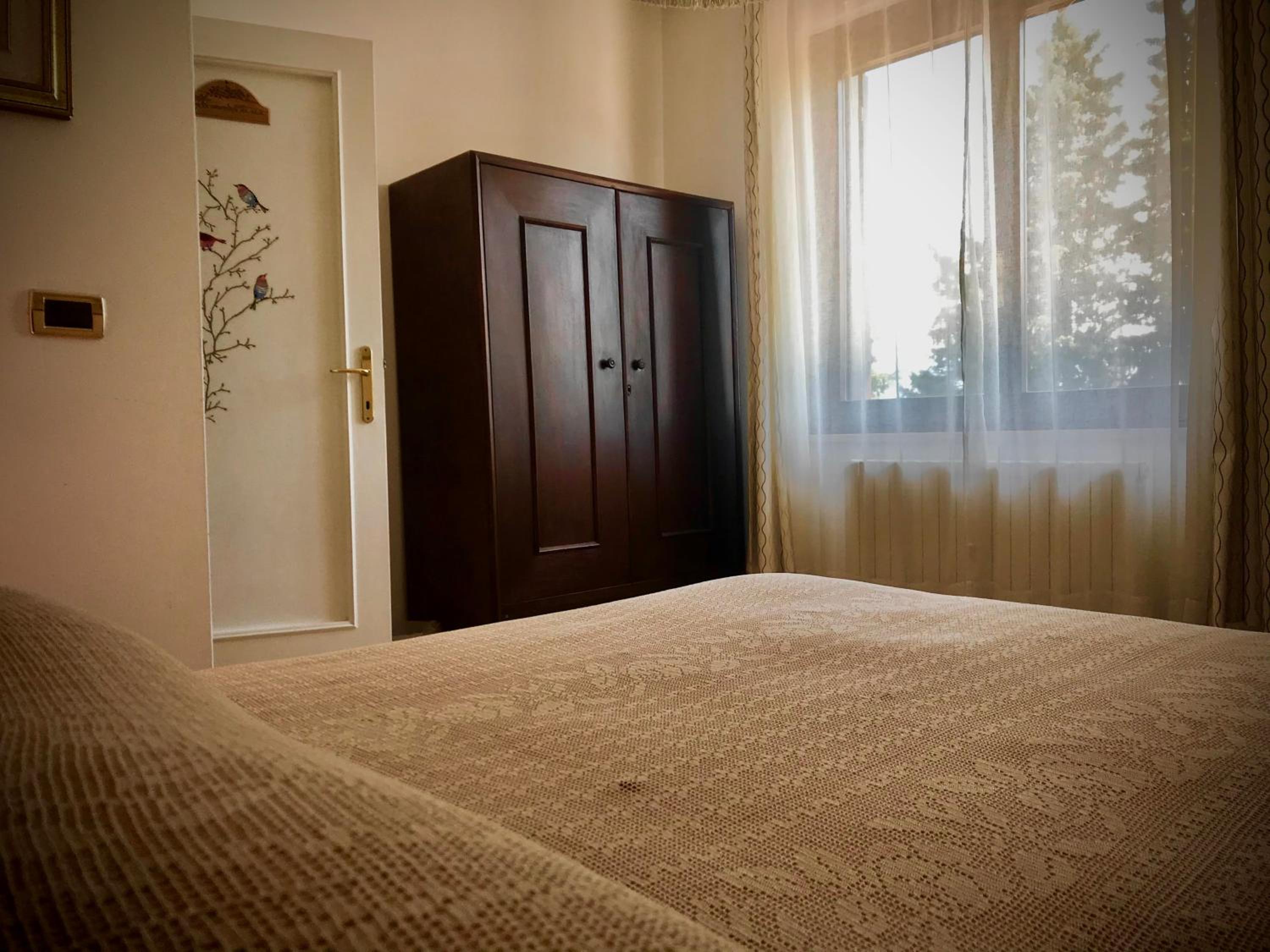 Standard Double Room with Shared Bathroom photo 3
