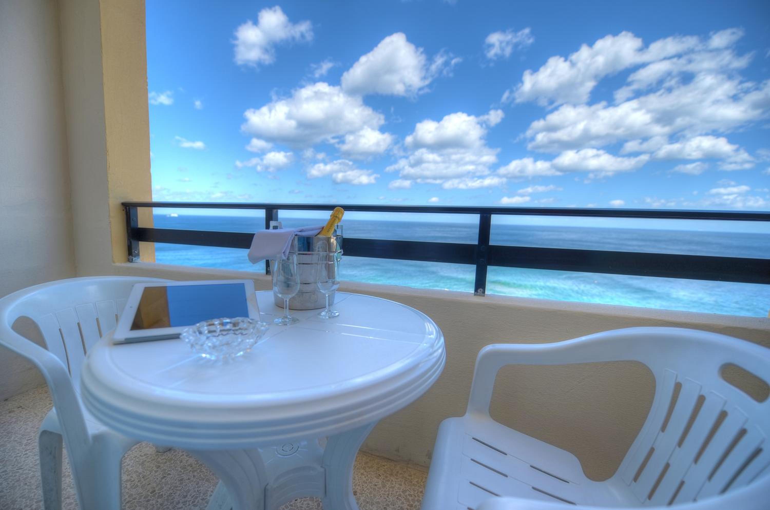 Quadruple Room with Sea View - Photo 5