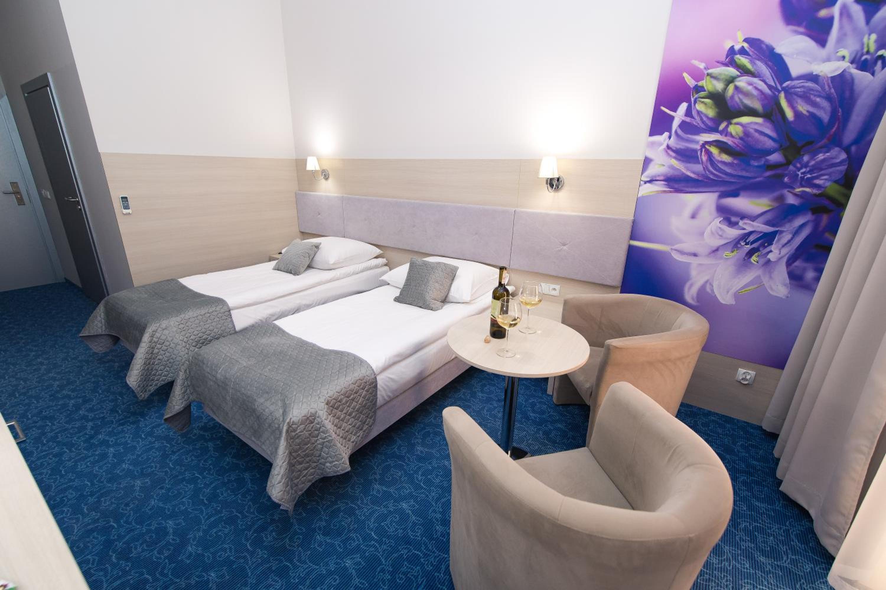 Twin Room - Photo 1