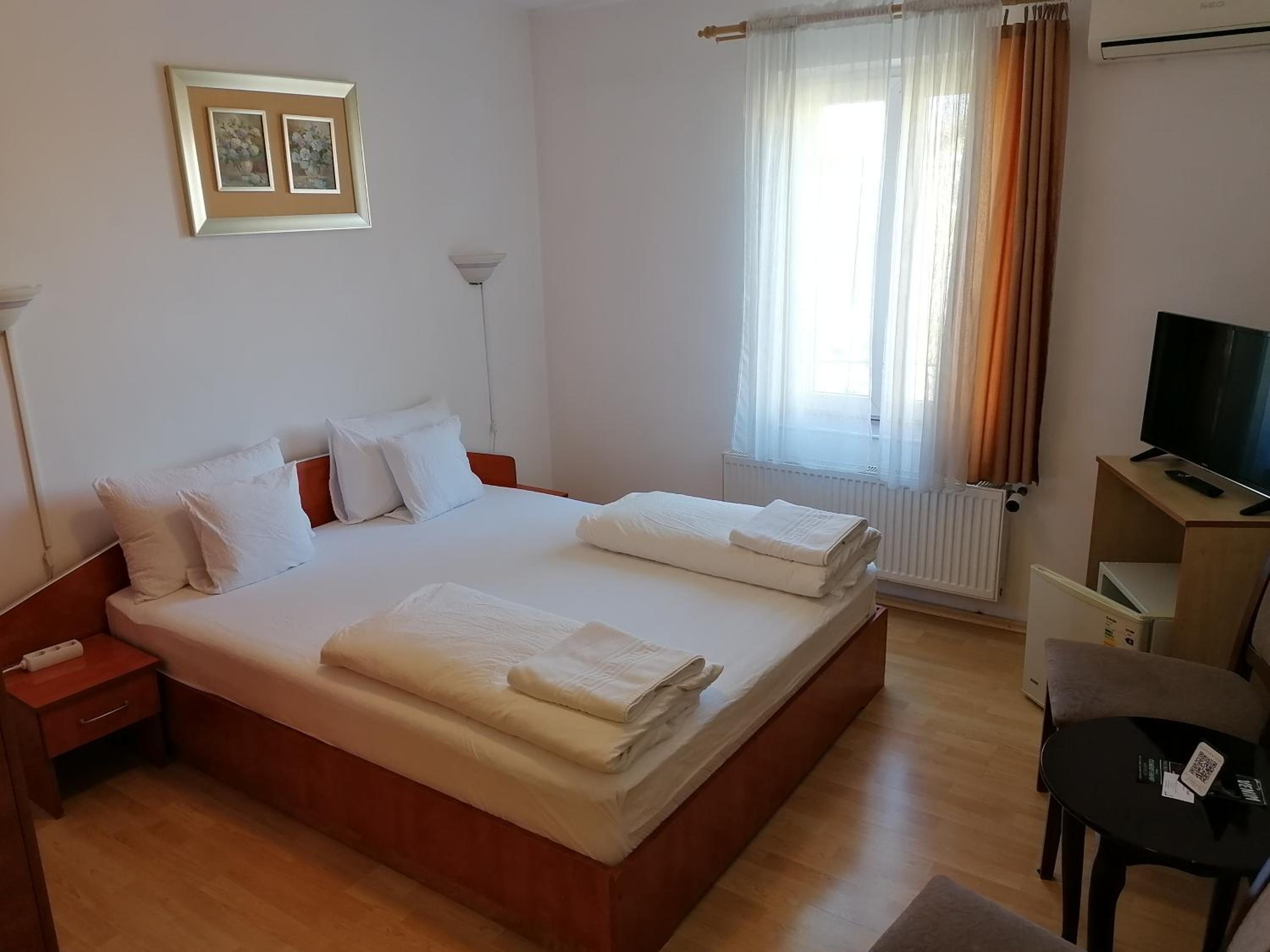 Standard Double Room - Photo 3