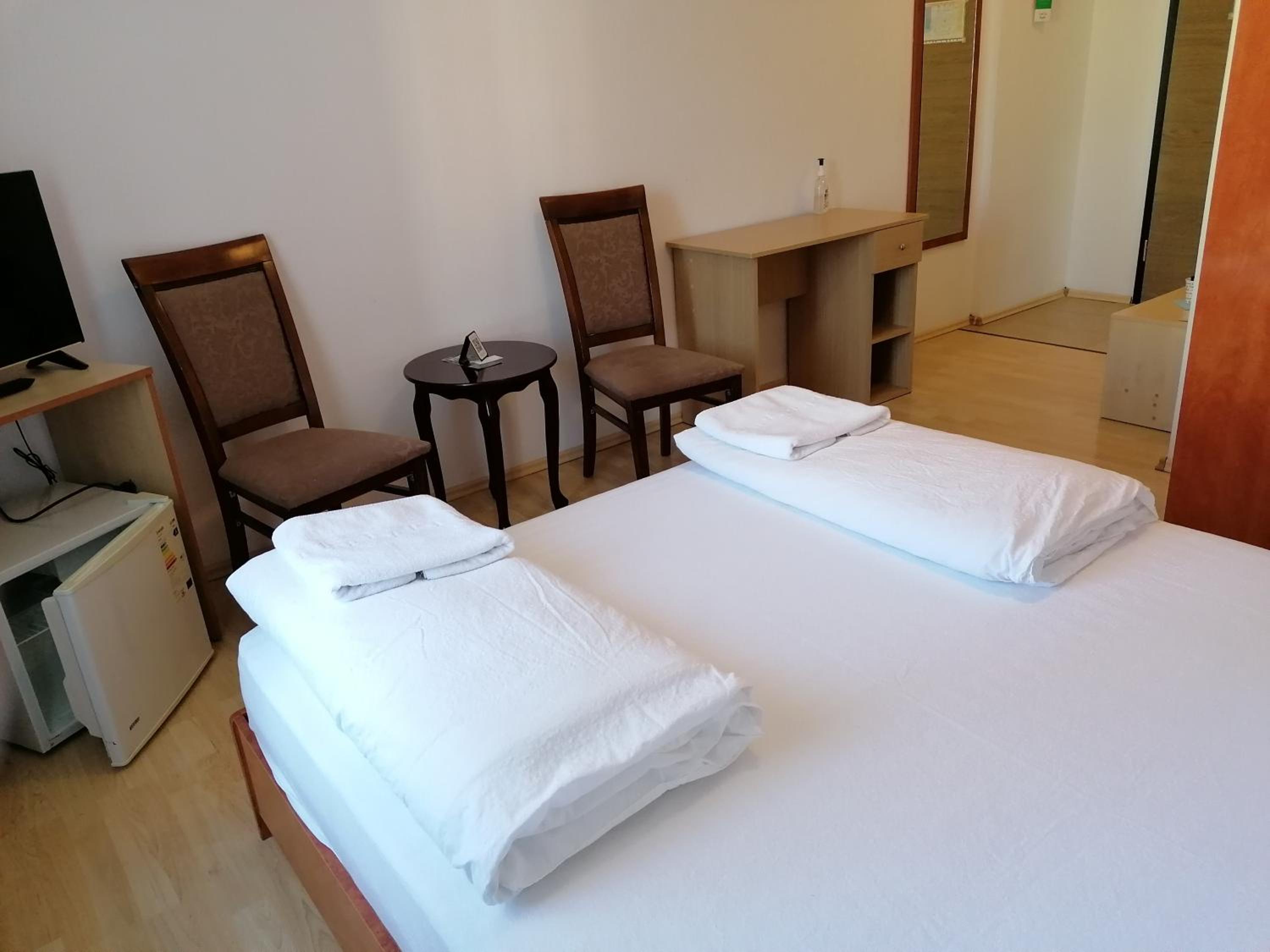 Standard Double Room - Photo 4