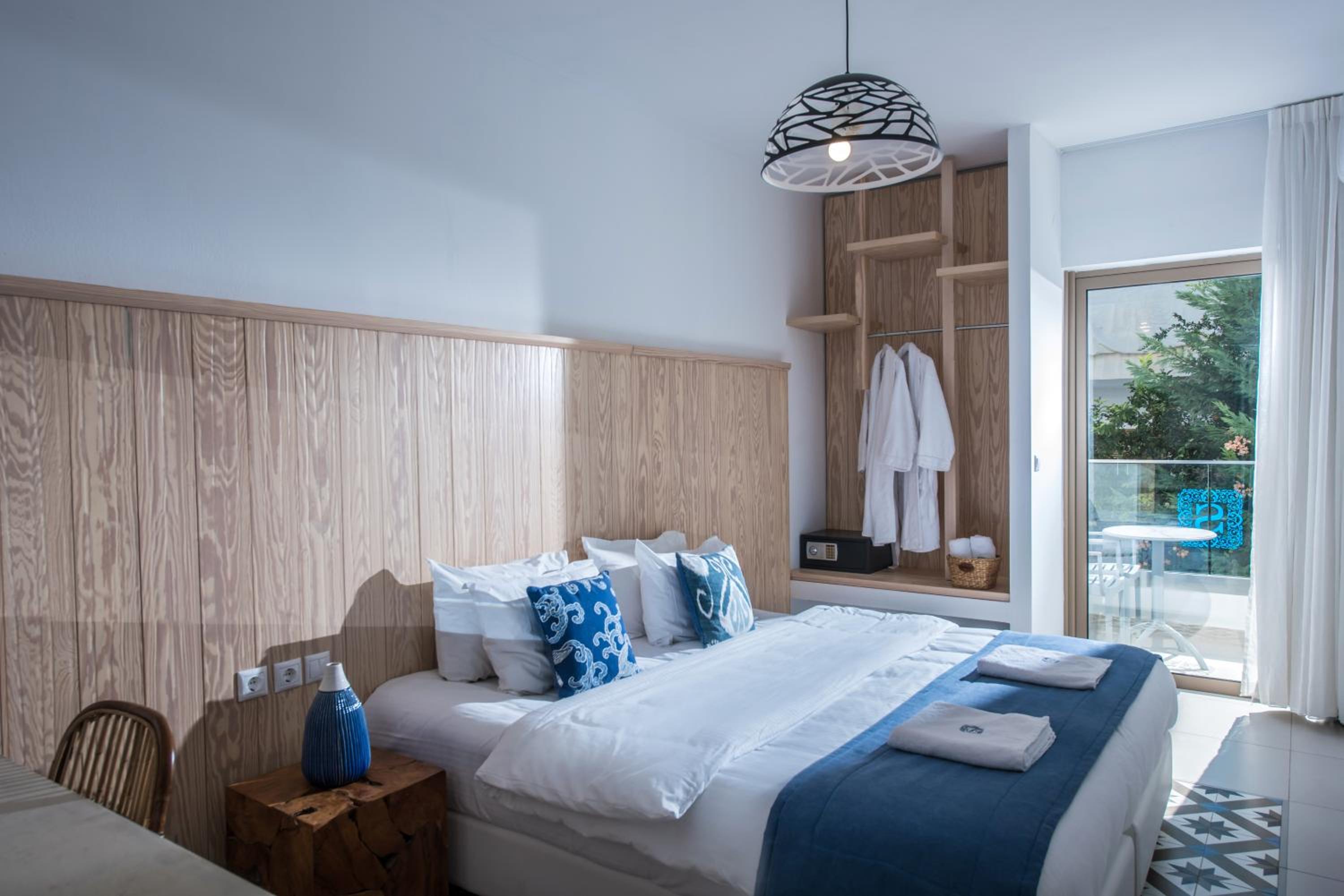 Deluxe Room with Inland View