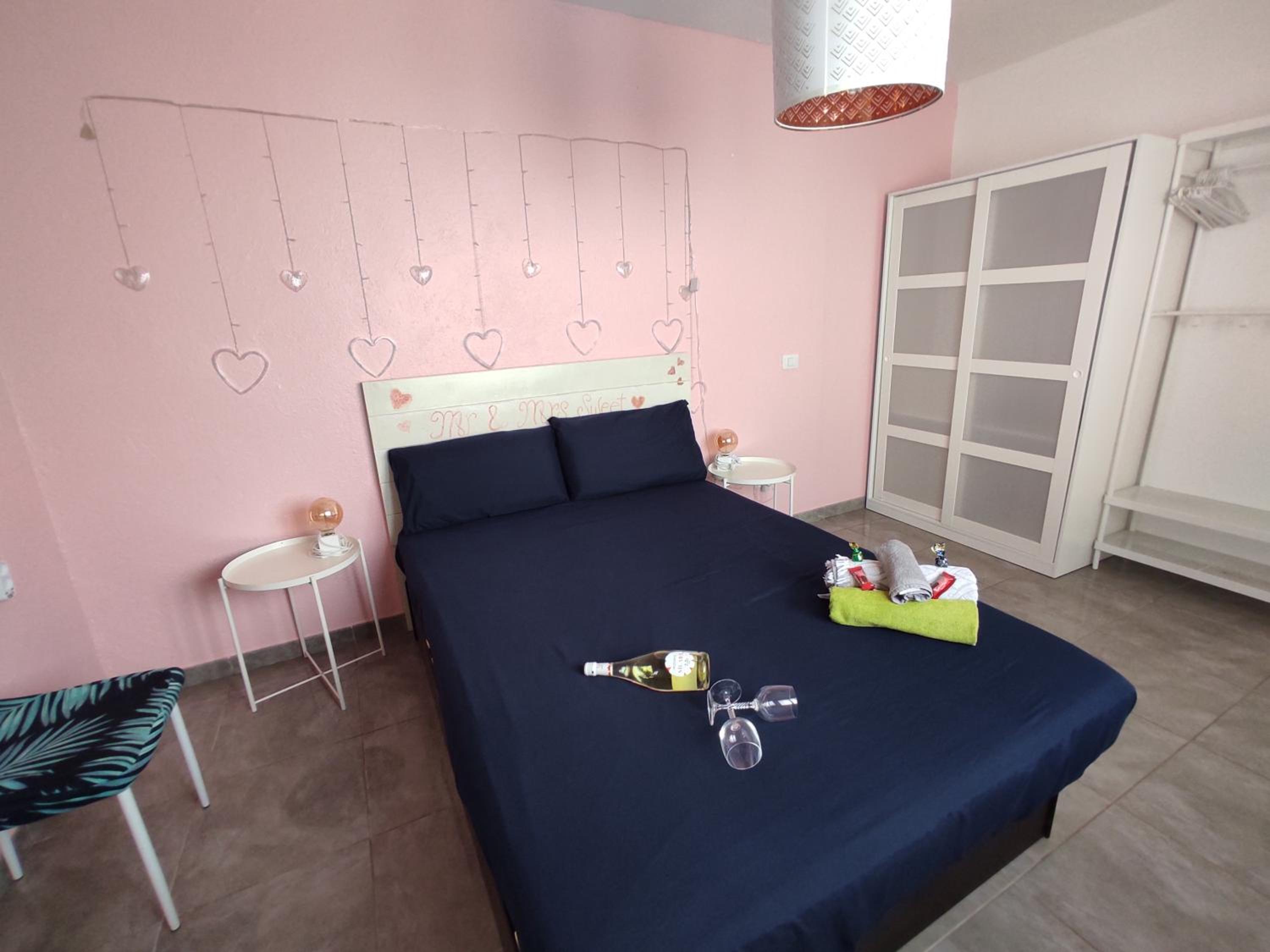 One-Bedroom Apartment - Photo 36