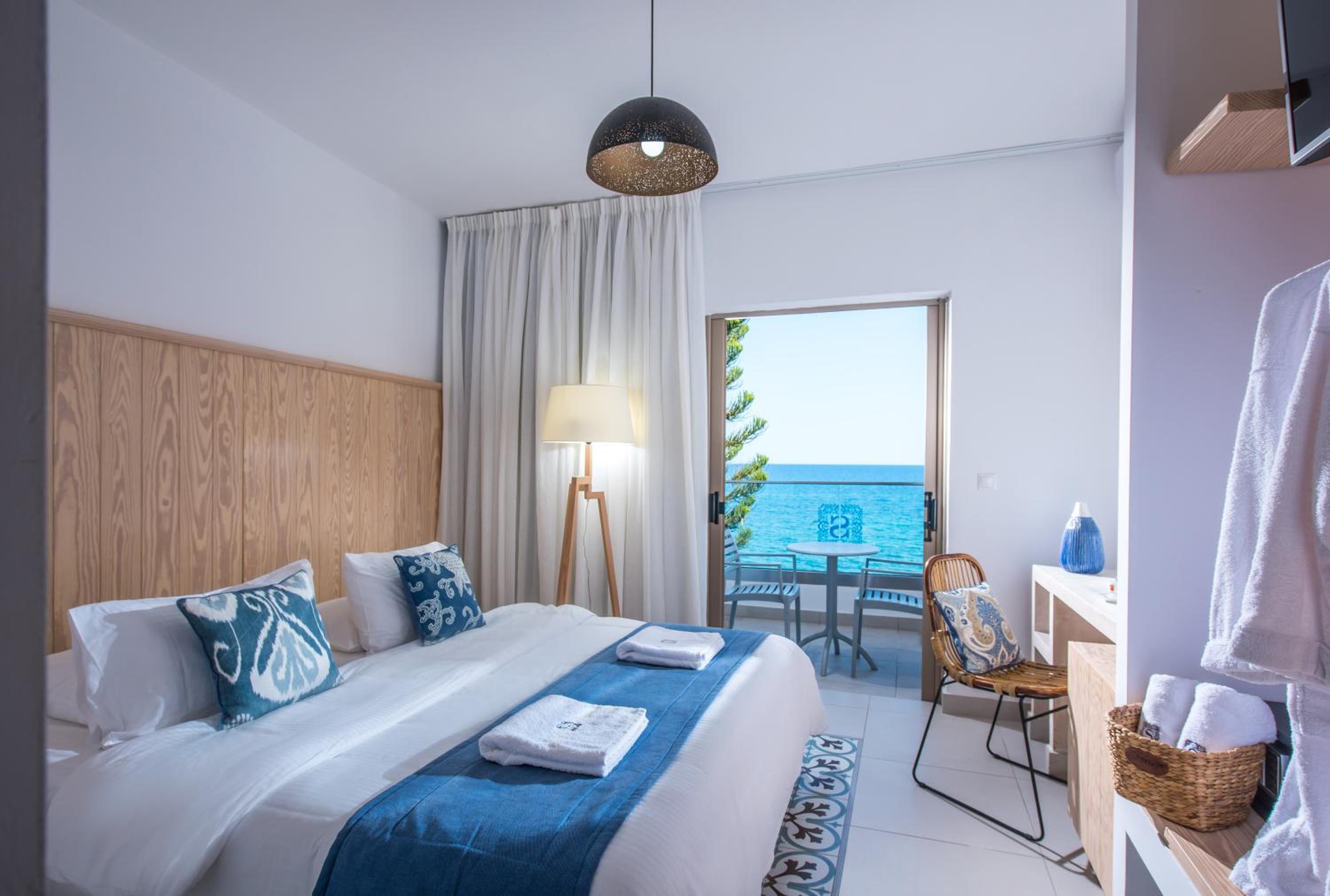 Deluxe Room with Sea View