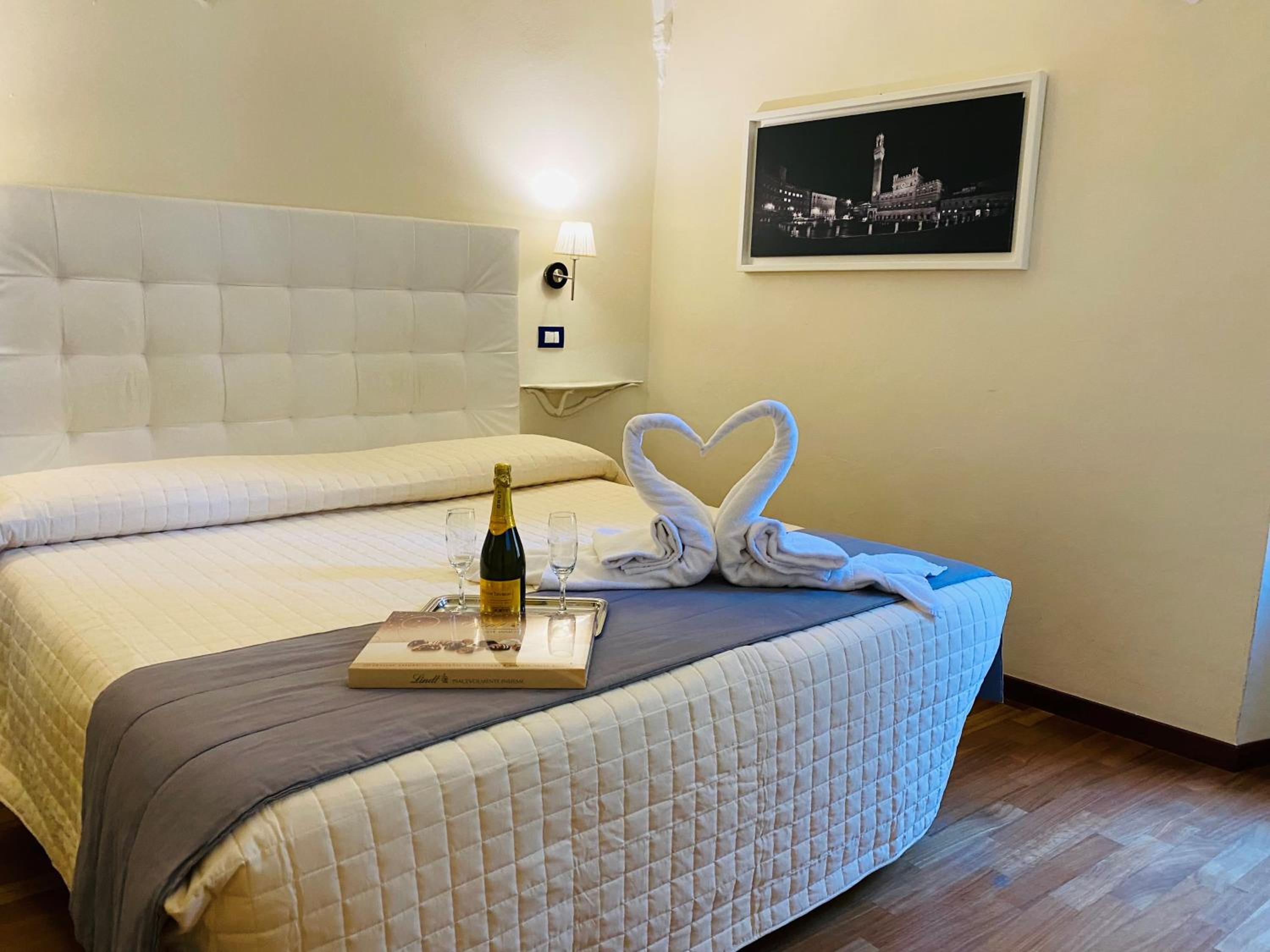 Superior Double or Twin Room - Photo 4