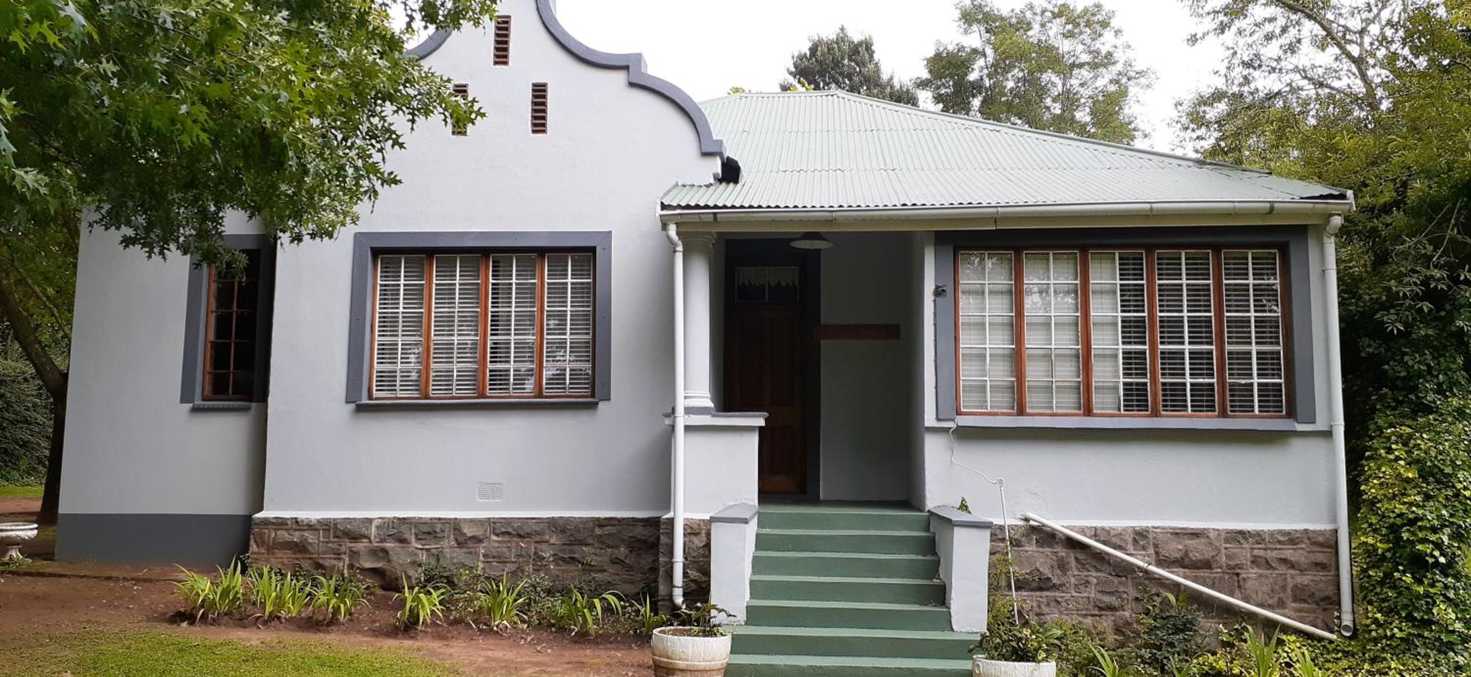 Four-Bedroom House - Photo 16