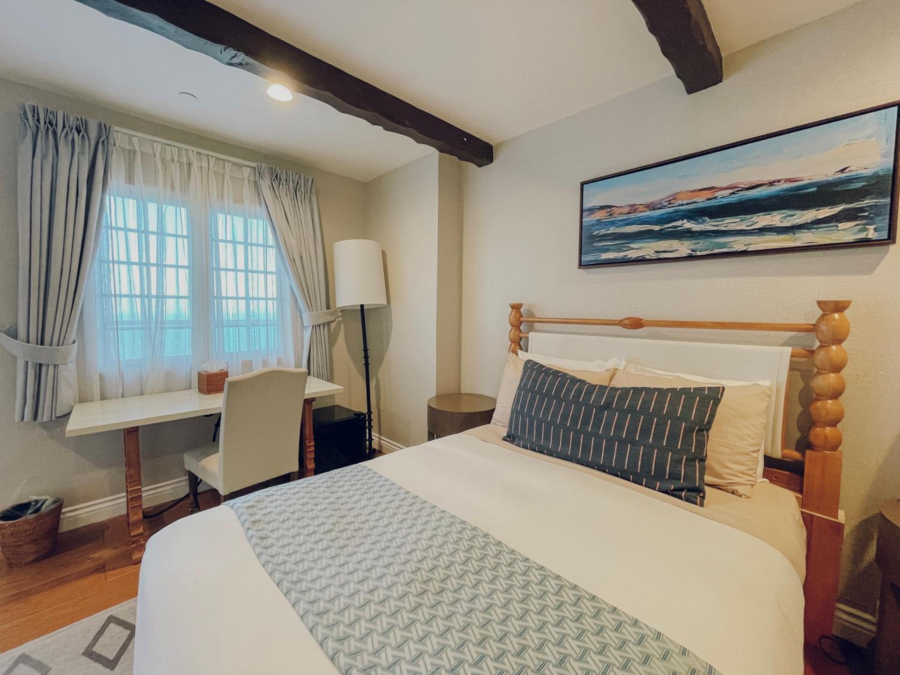Historical ocean single room