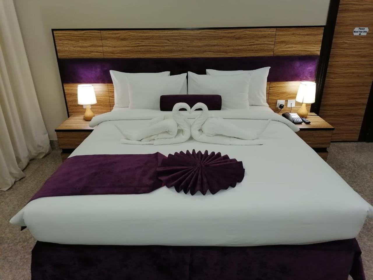 Suite with Mountain View