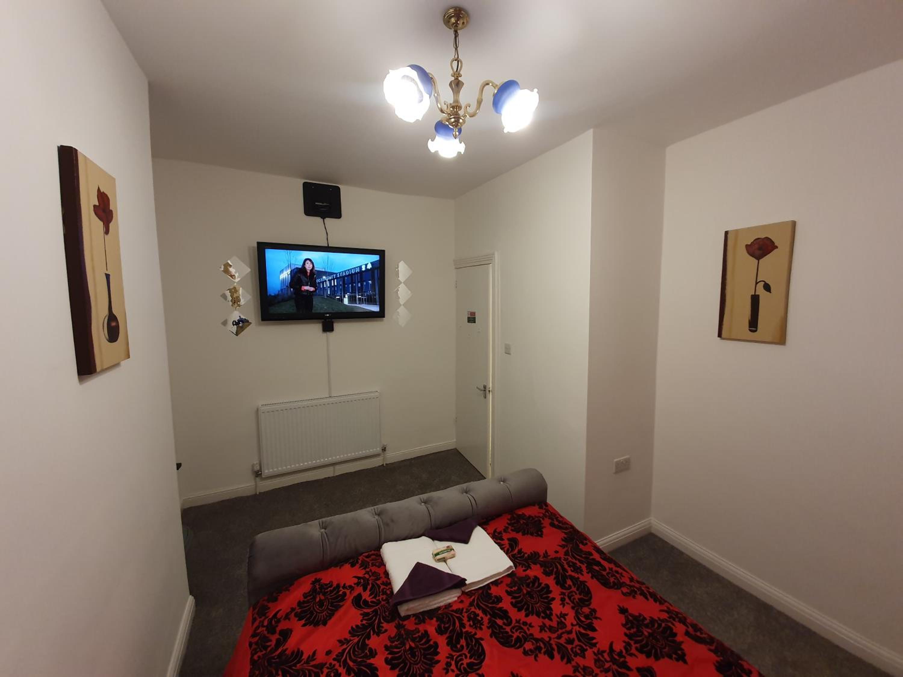 Two-Bedroom House photo 3