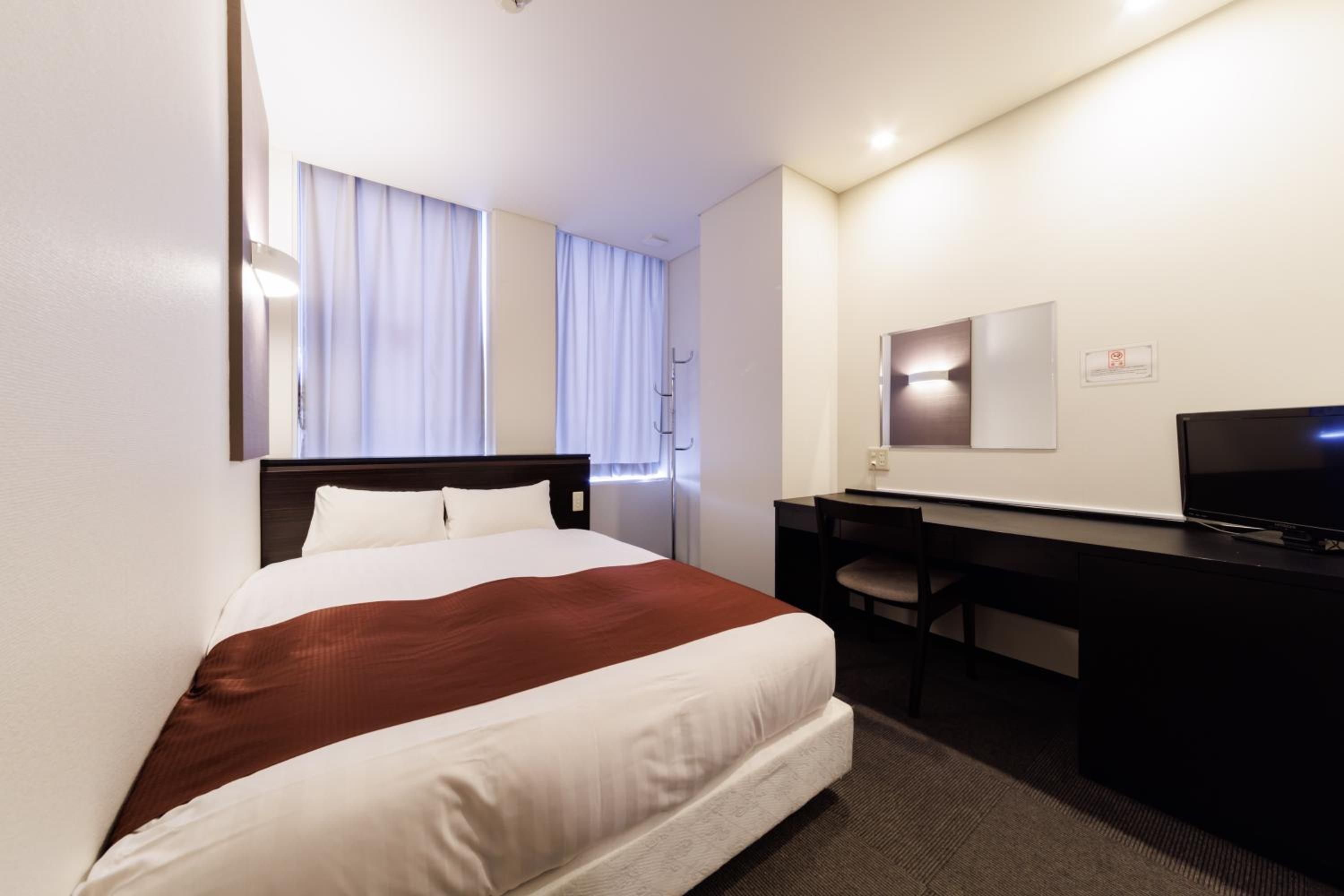 Double Room - Non-Smoking  - Photo 4
